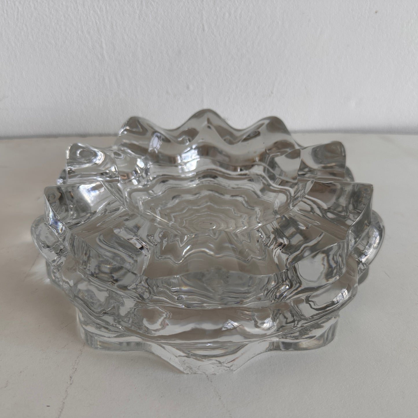 AA004 SOLID HEAVY GLASS ASHTRAY