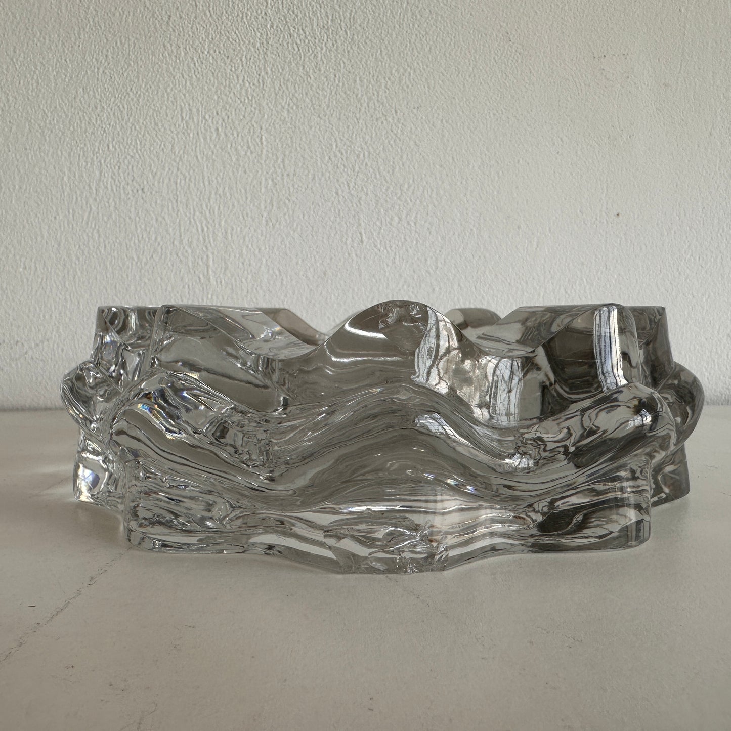 AA004 SOLID HEAVY GLASS ASHTRAY