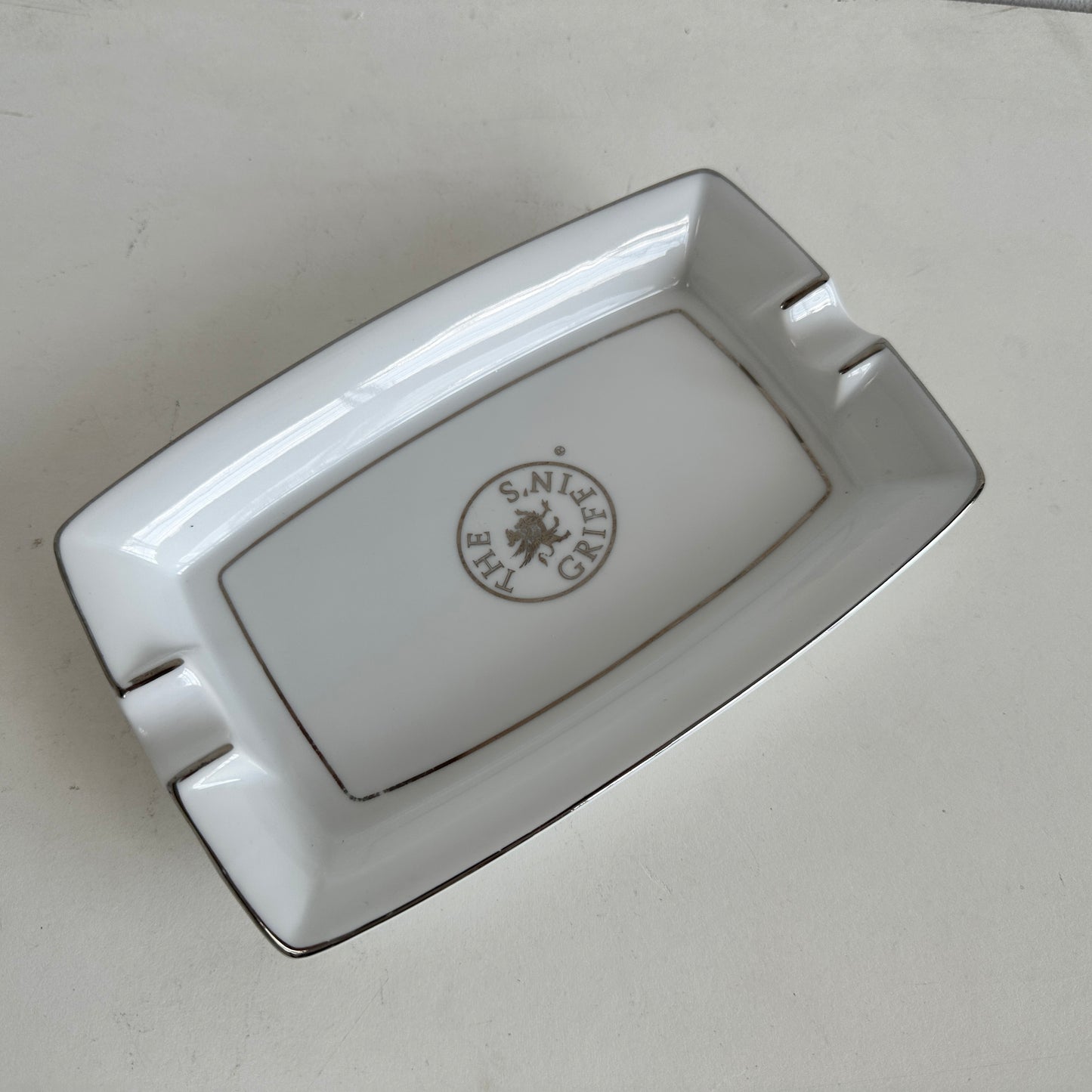 AA006 THE GRIFFIN'S CIGAR ASHTRAY