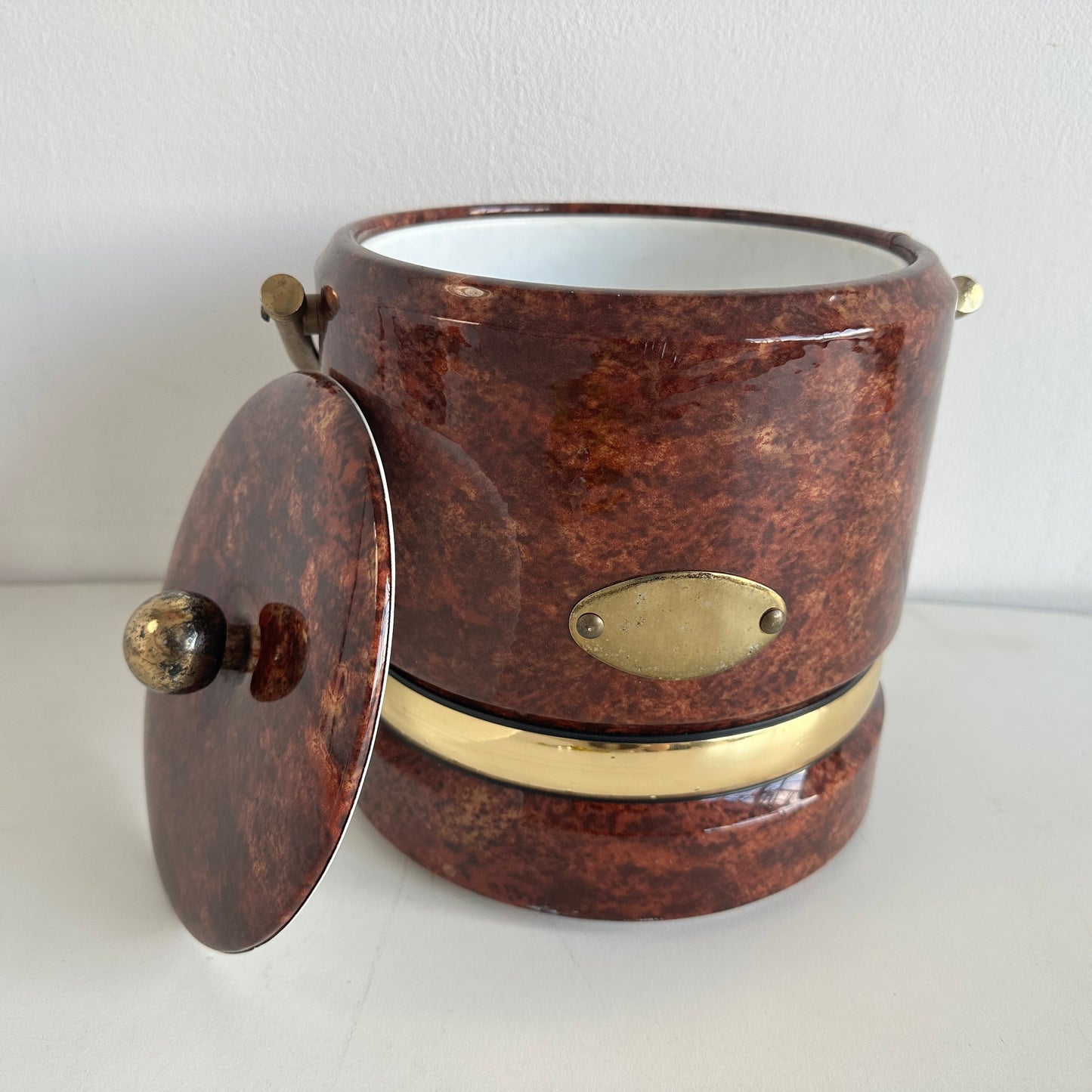 AA007 BROWN VINYL ICE BUCKET