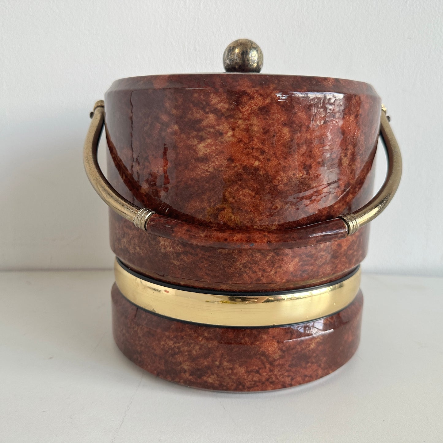 AA007 BROWN VINYL ICE BUCKET
