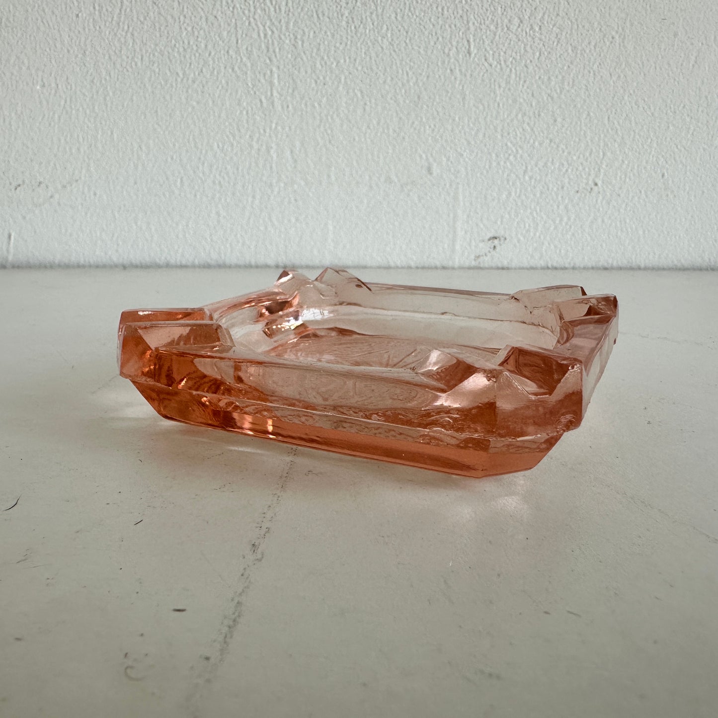 AA008 PEACH TINTED GLASS ASHTRAY