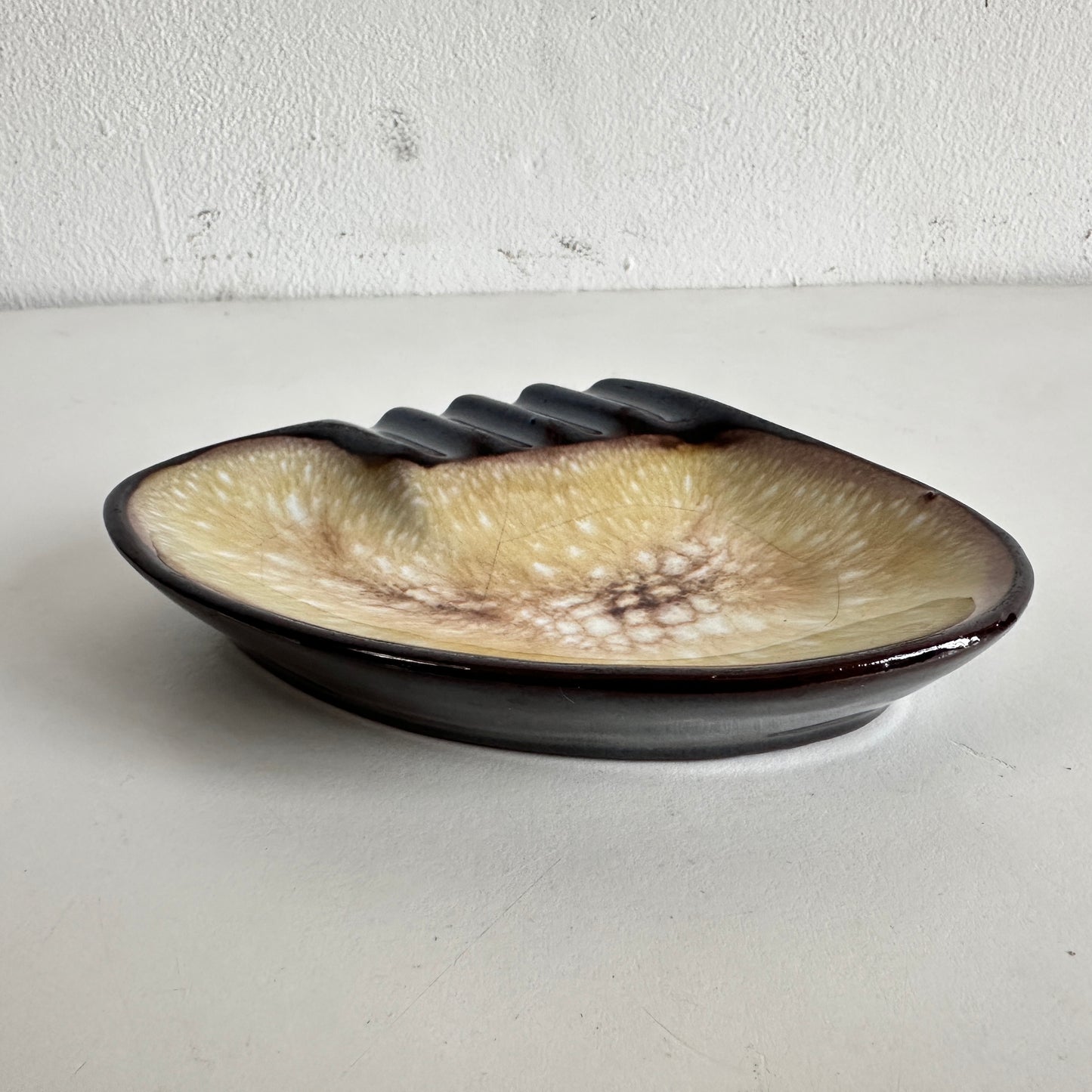 AA022 BROWN TONES CERAMIC ASHTRAY