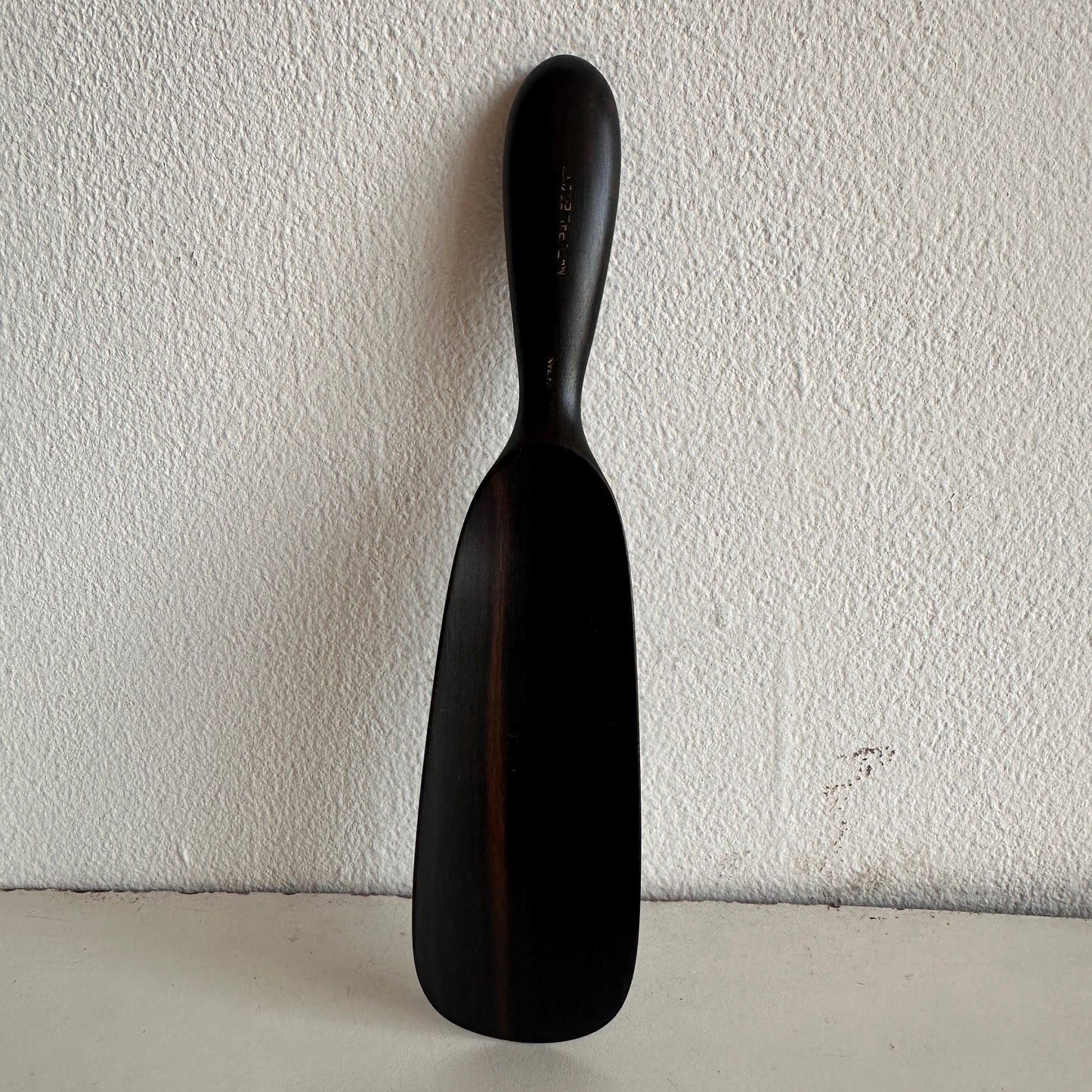 BB019 DARK WOOD SHOEHORN