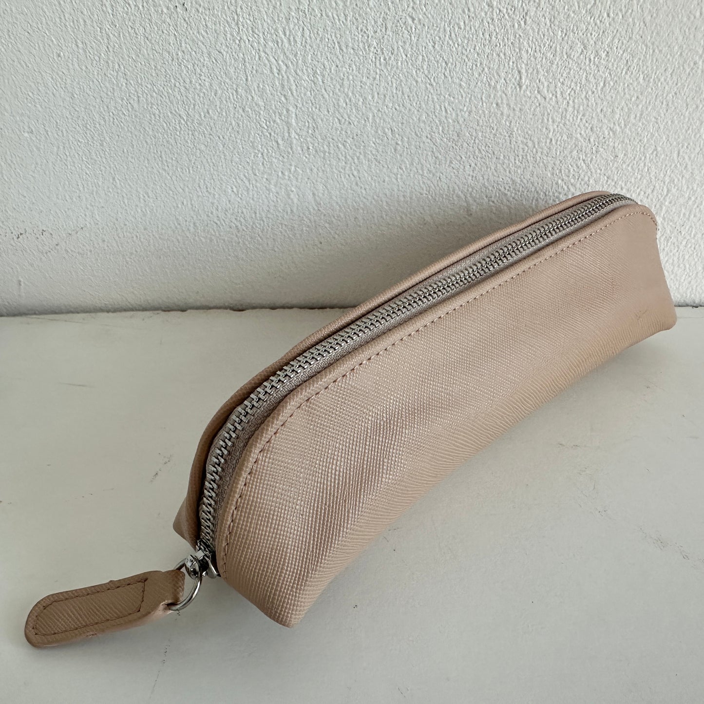 BB025 LIGHT BEIGE MAKEUP POUCH