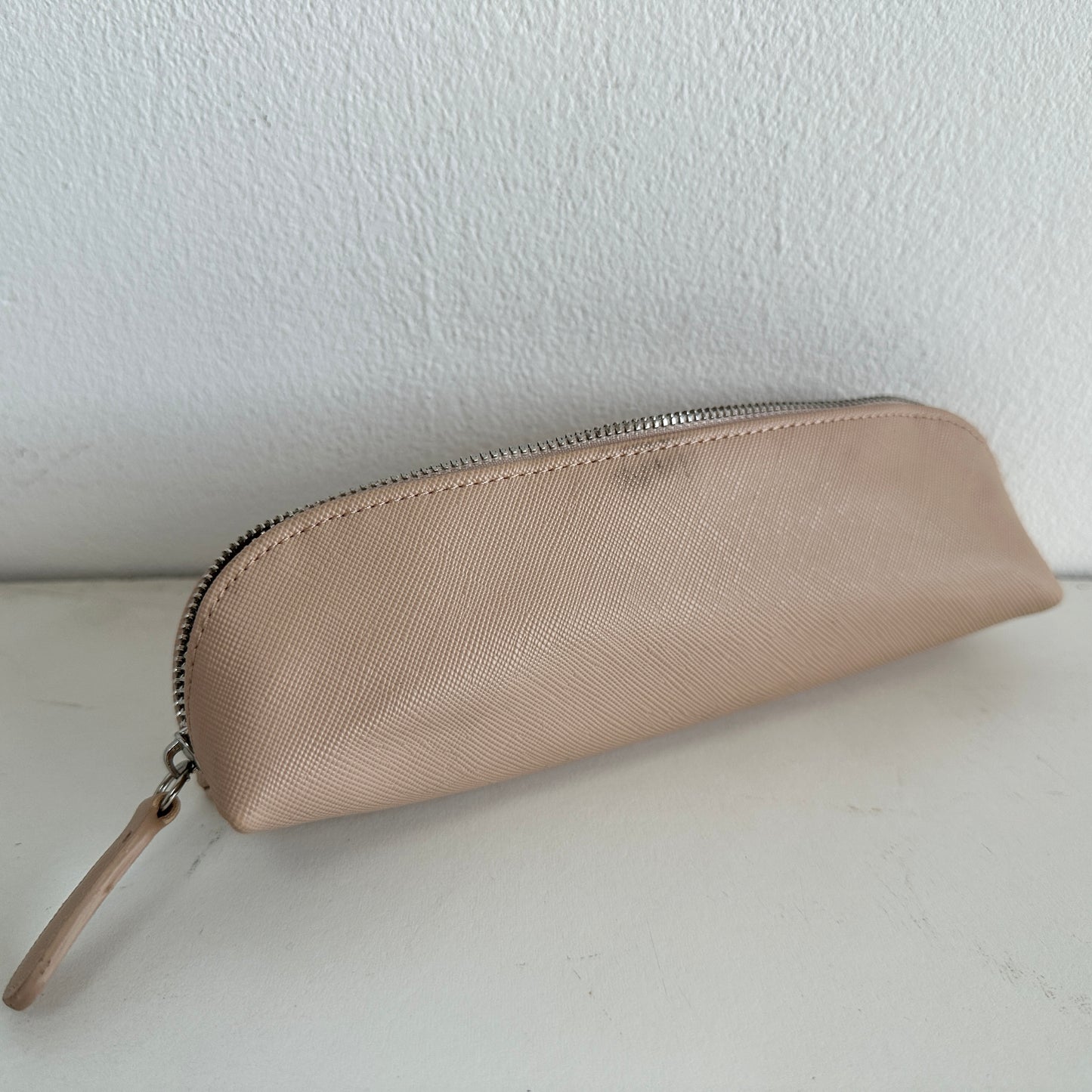BB025 LIGHT BEIGE MAKEUP POUCH