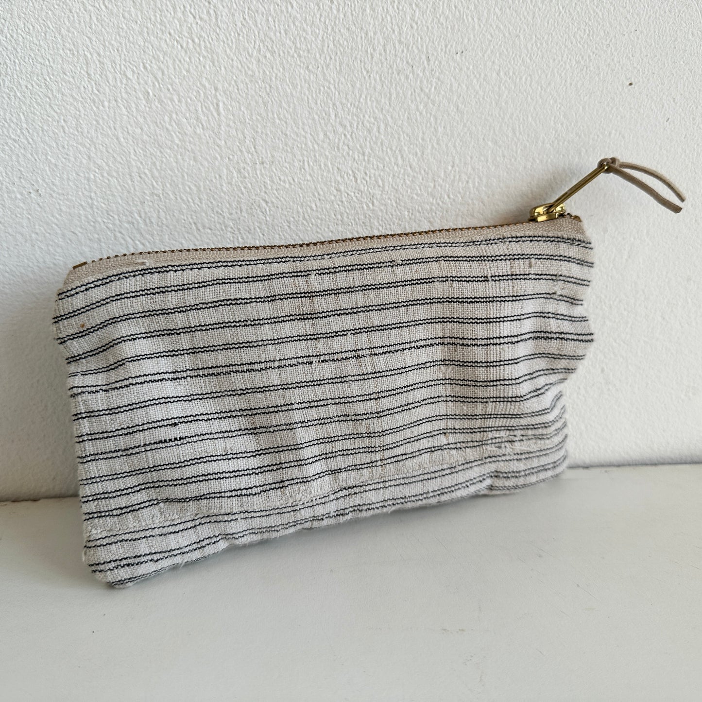 BB027 STRIPED STICHING MAKEUP POUCH