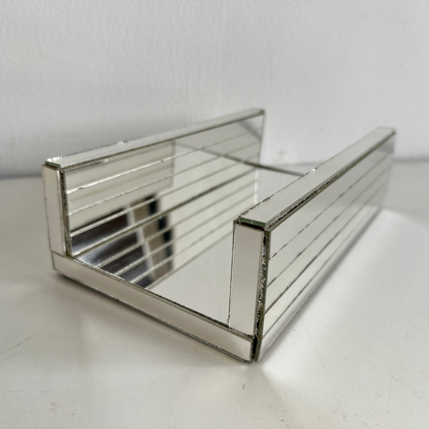 BB029 VINTAGED MIRRORED GUEST TOWEL HOLDER