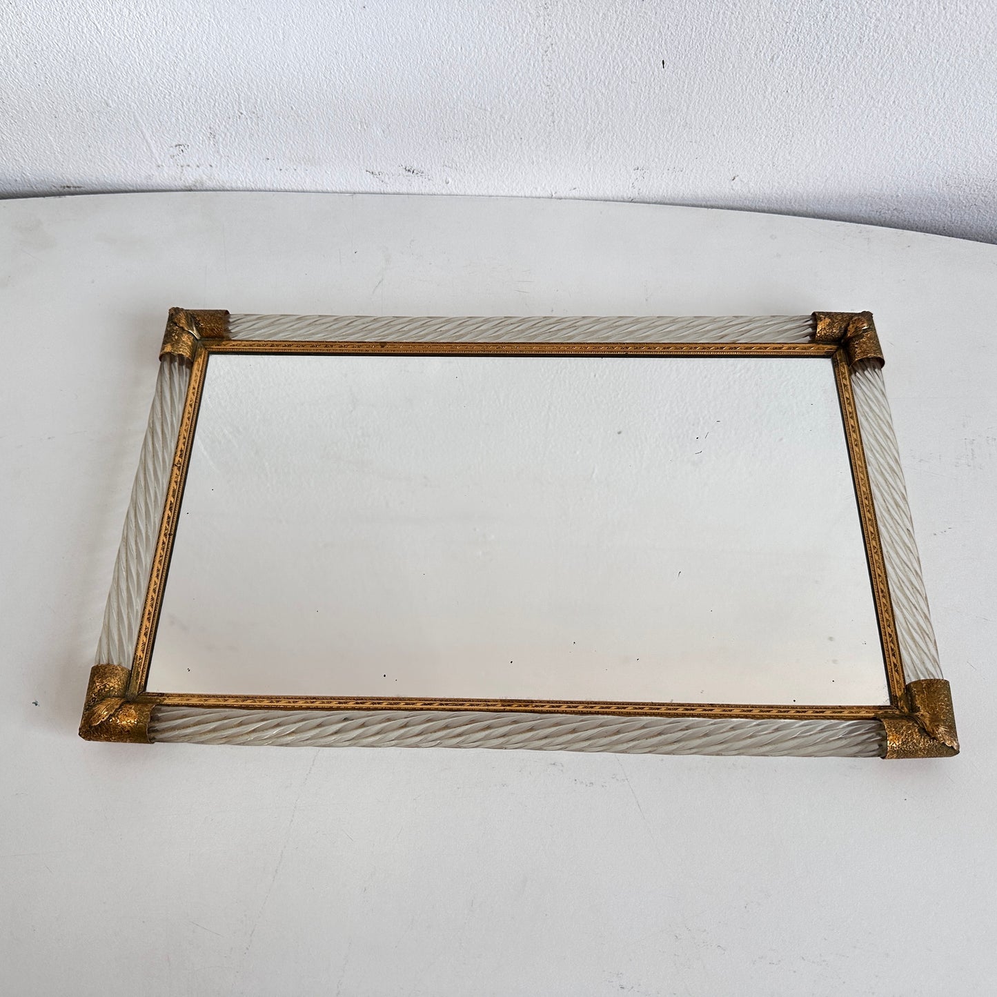 BB036 TWISTED GLASS MIRROR TRAY
