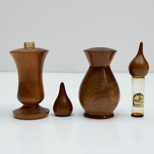 BB044 PAIR OF MYRTLE WOOD PERFUME BOTTLES