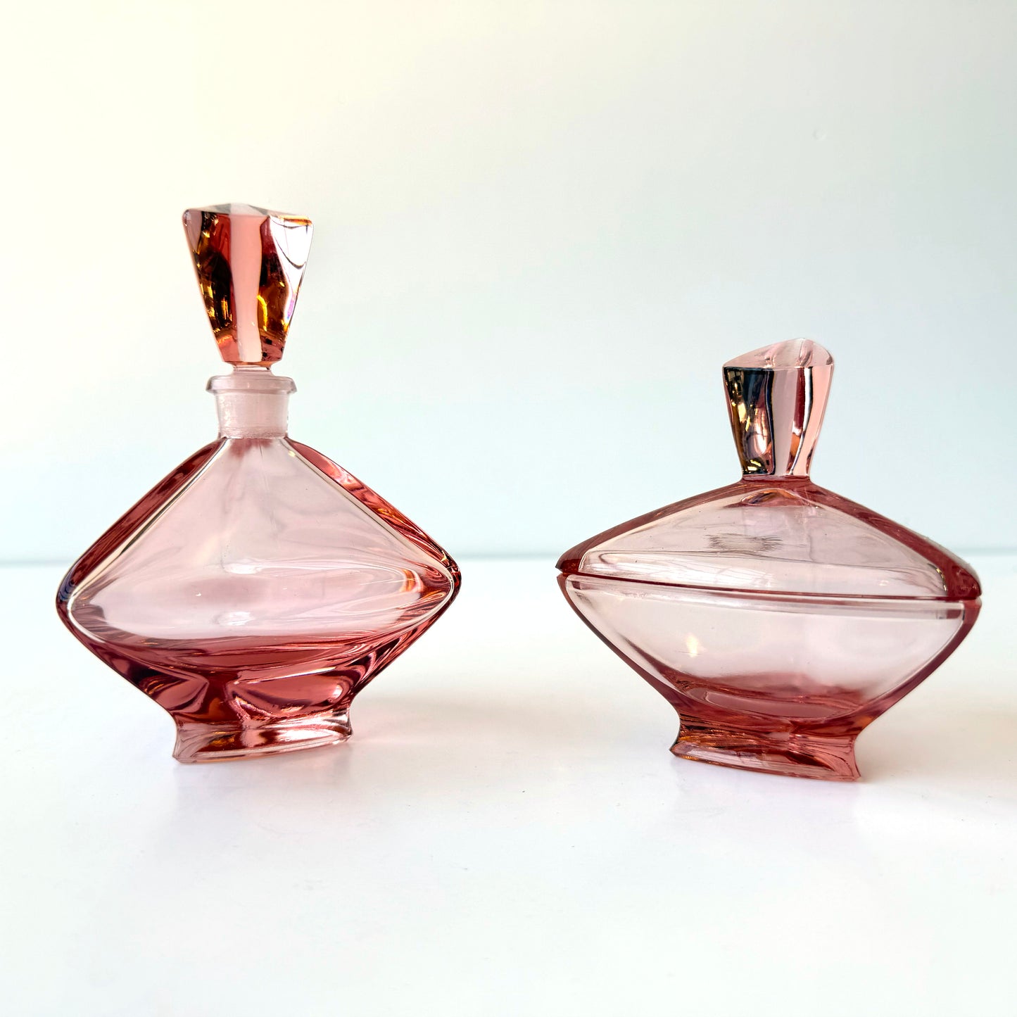 BB055 PINK GLASS VANITY SET