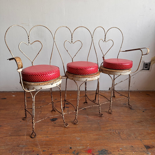 BE005 RED AND WHITE POLKA DOT ICE CREAM PARLOR BENCH