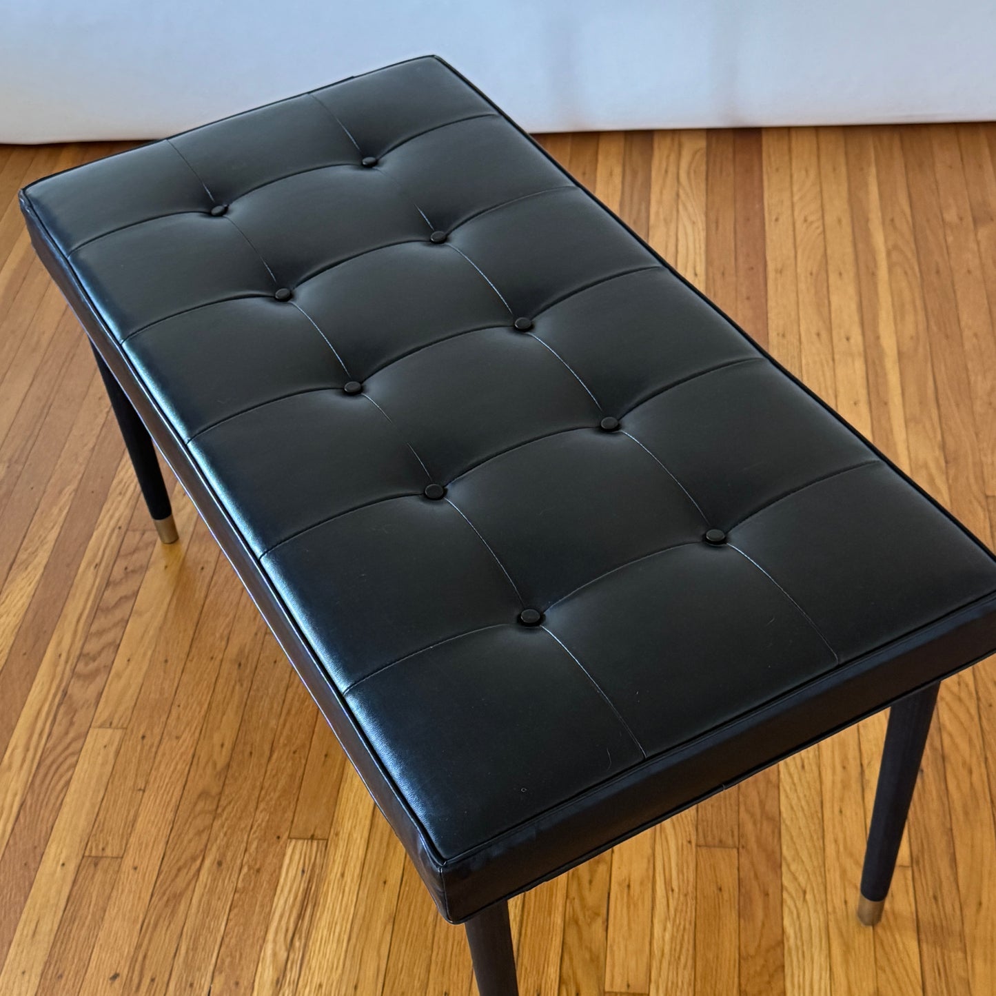 BE007 BLACK LEATHER BENCH