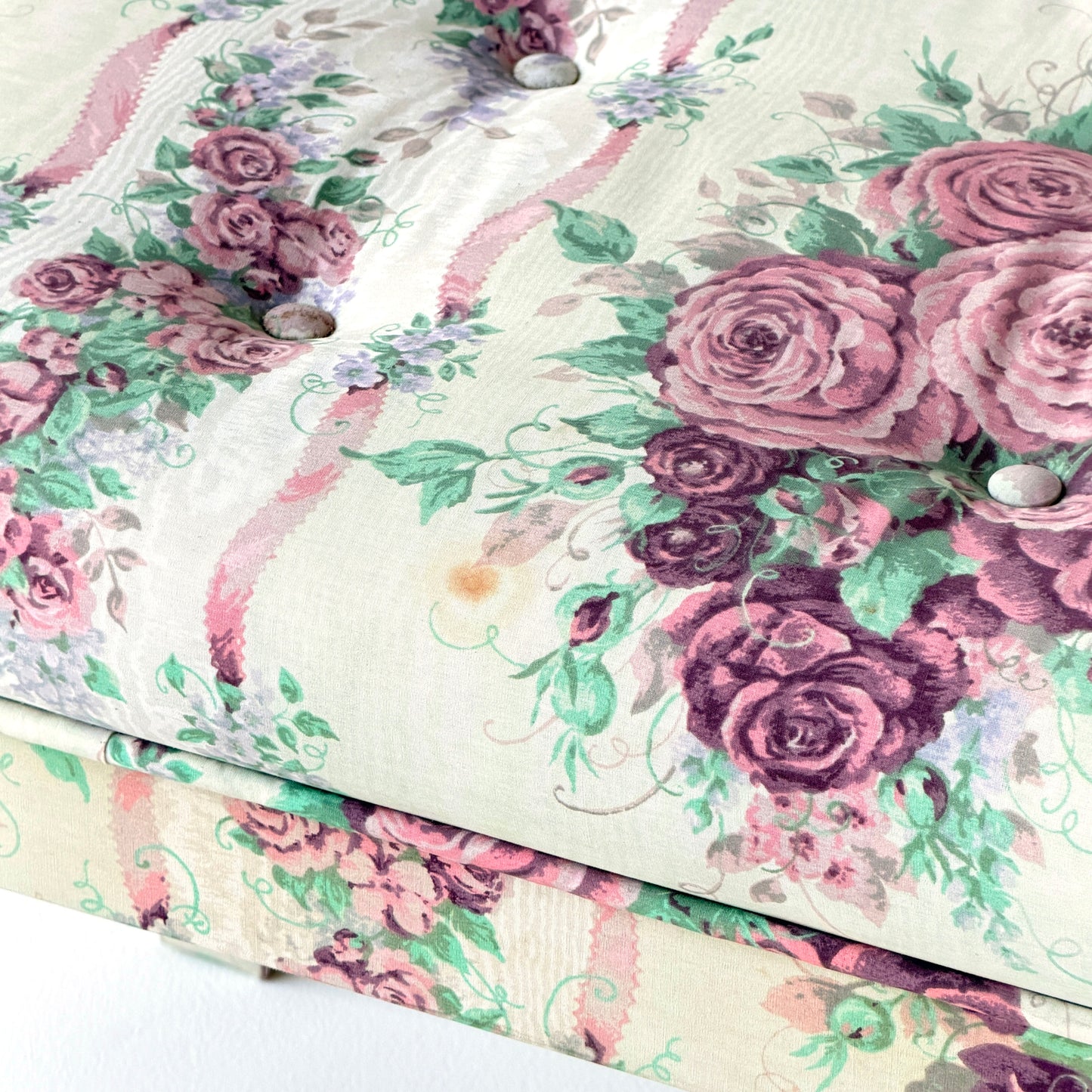 BE010 CUSTOM FLORAL UPHOLSTERED BENCH
