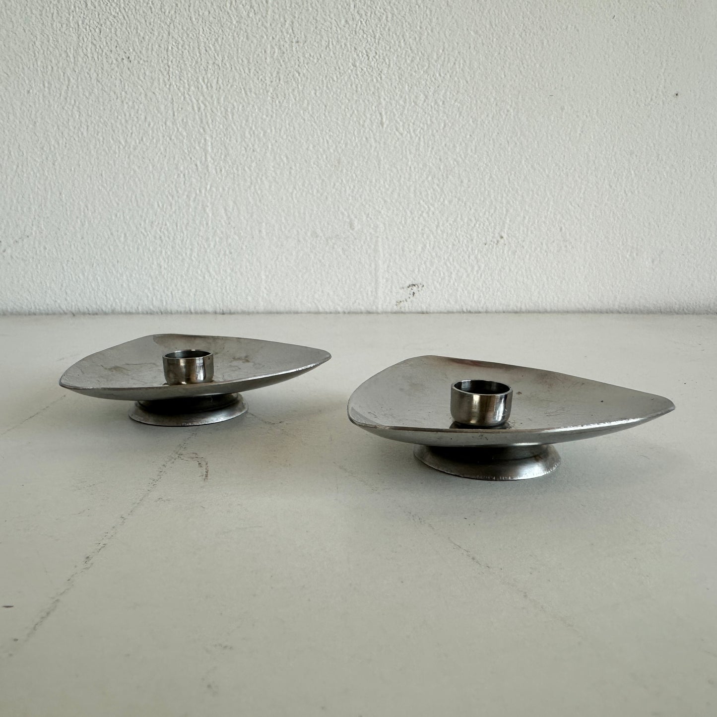 CA001 SET OF TWO CHROME TRIANGULAR CANDLE HOLDERS