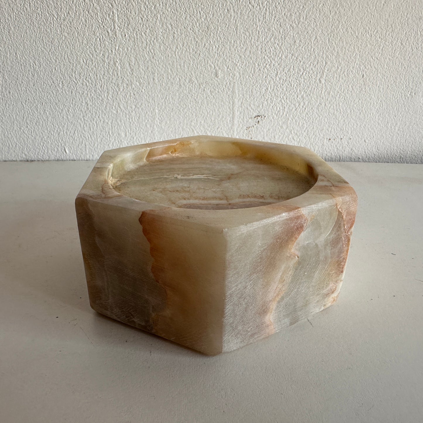 CA004 LOW MARBLE PILAR CANDLE HOLDER