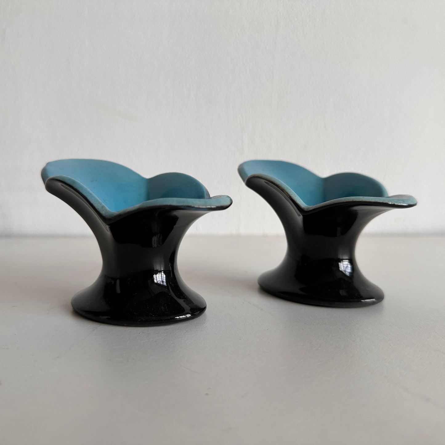 CA019 SET OF TWO DECO BLACK AND BABY BLUE TAPER CANDLE HOLDERS
