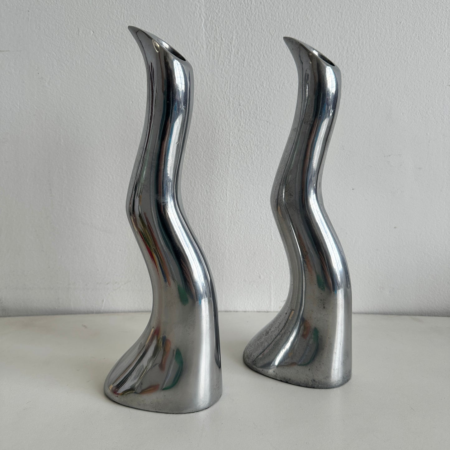 CA029 SET OF TWO WAVY ALUMINUM TAPER HOLDERS