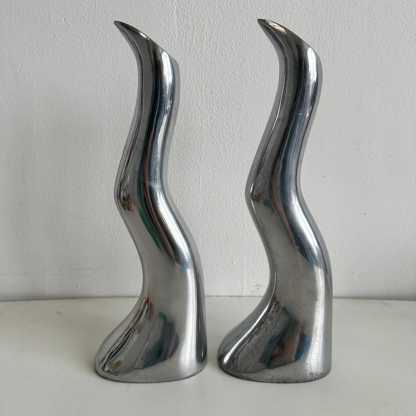 CA029 SET OF TWO WAVY ALUMINUM TAPER HOLDERS