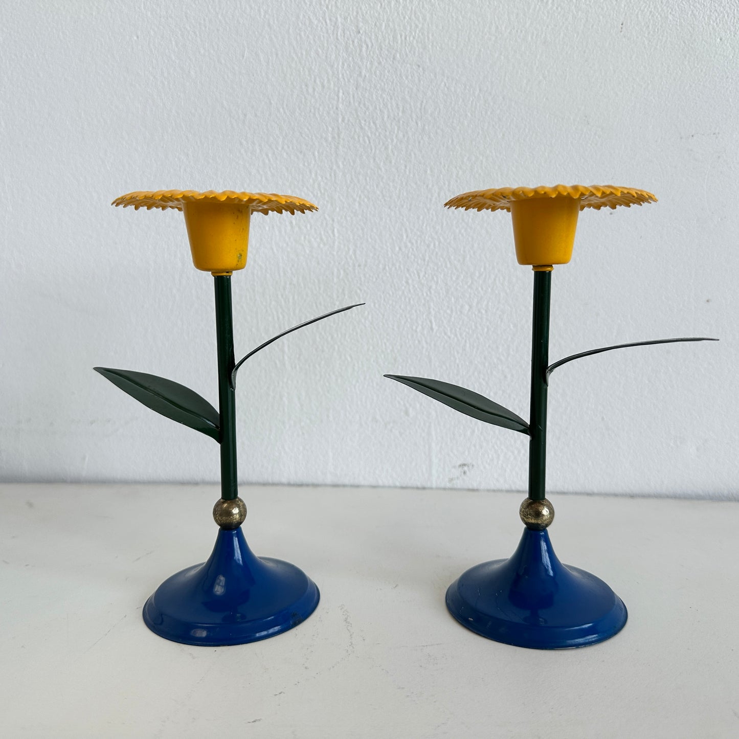 CA031 SET OF 2 METAL FLOWER CANDLE HOLDERS