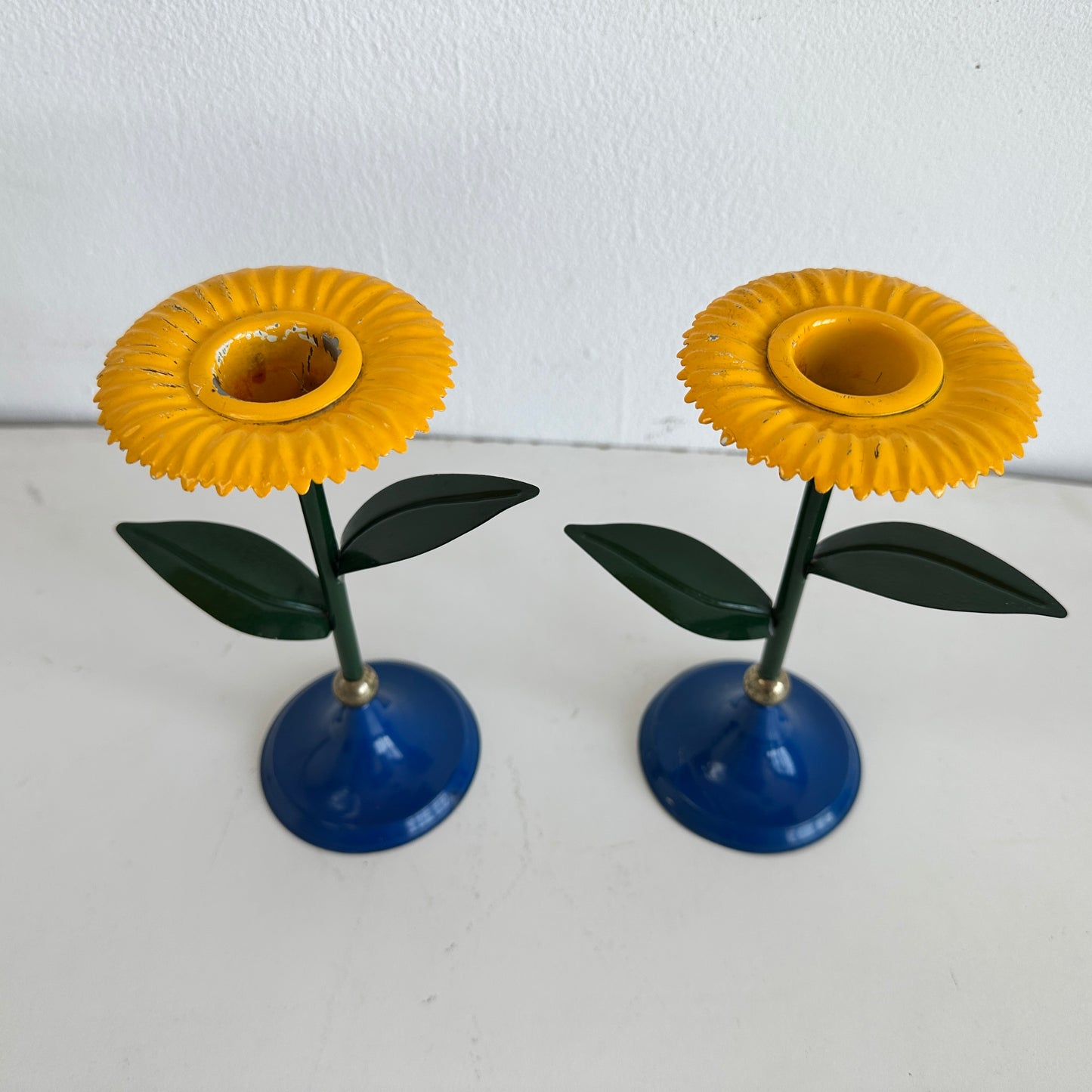 CA031 SET OF 2 METAL FLOWER CANDLE HOLDERS