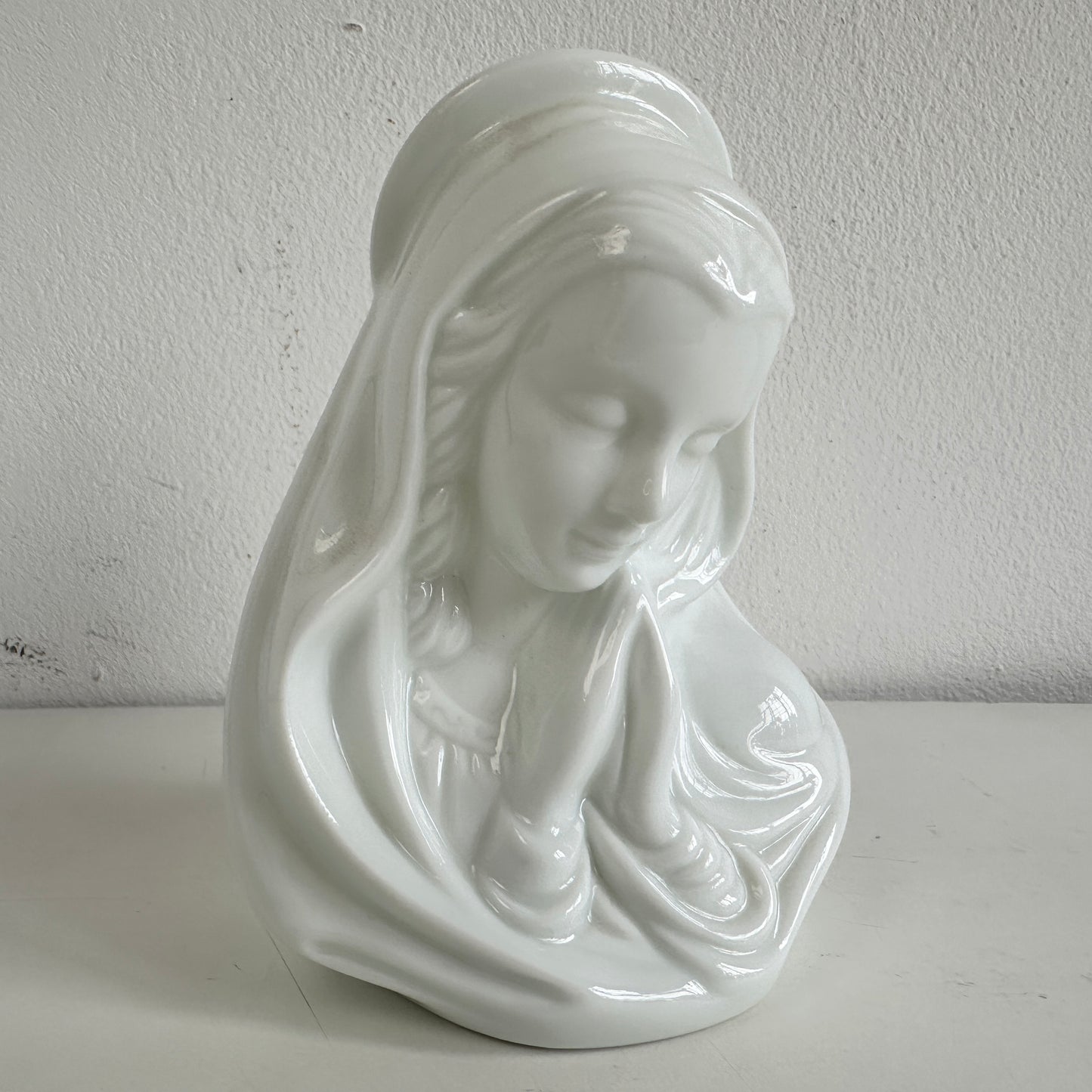 CA034 VIRGIN MARY PORCELAIN CANDLE HOLDER