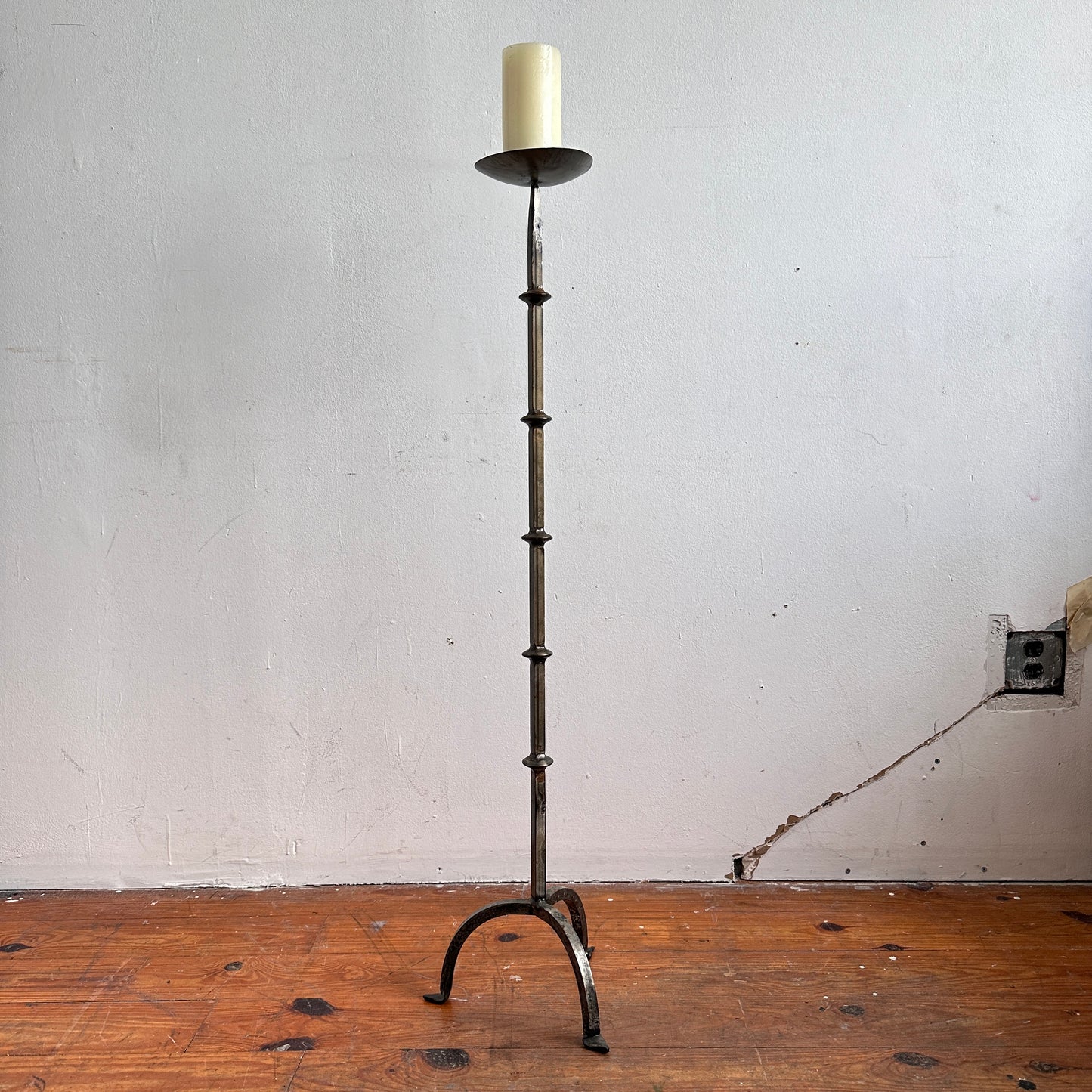 CA042 WROUGHT IRON CANDELABRA