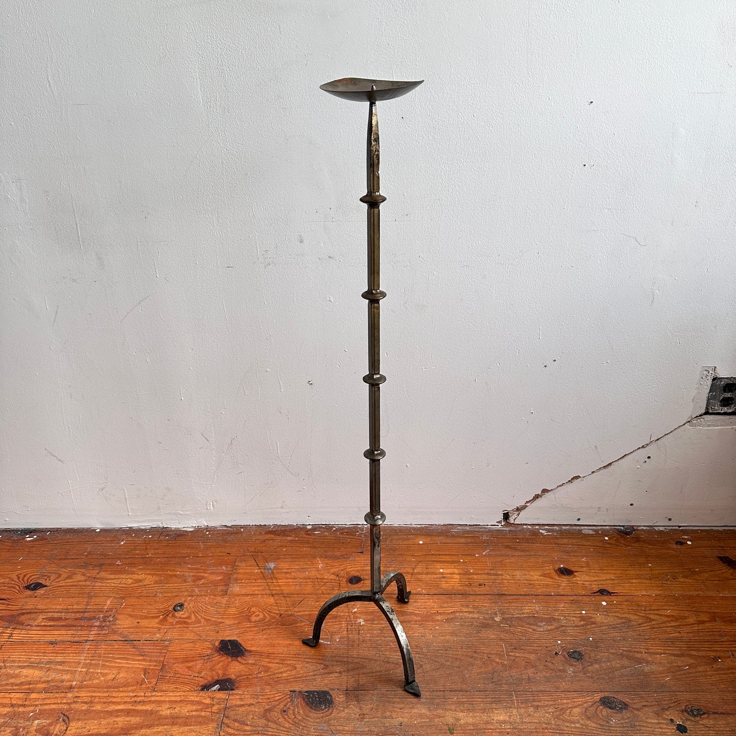 CA042 WROUGHT IRON CANDELABRA