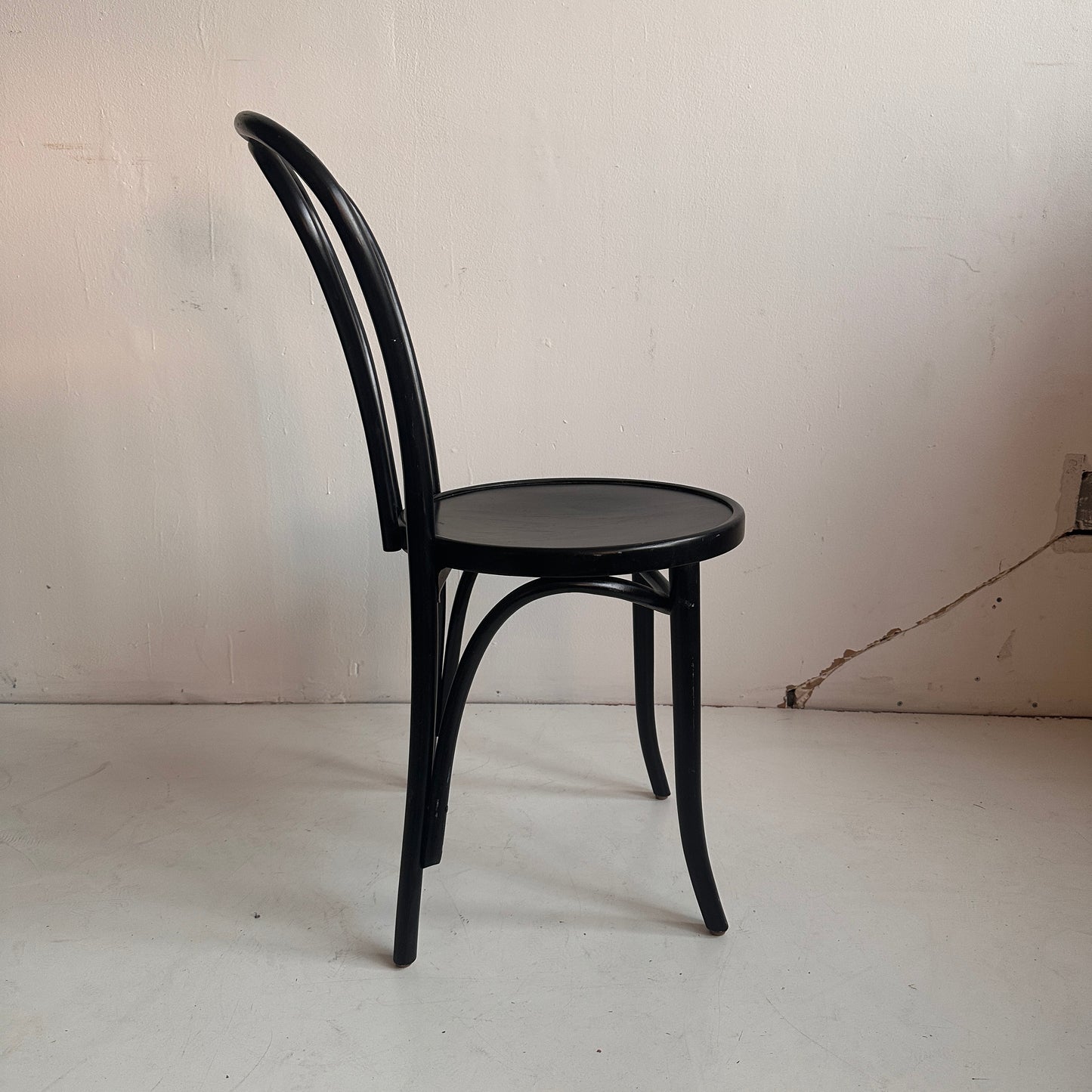 CH001 BLACK BEEFOLOGY CAFE CHAIR