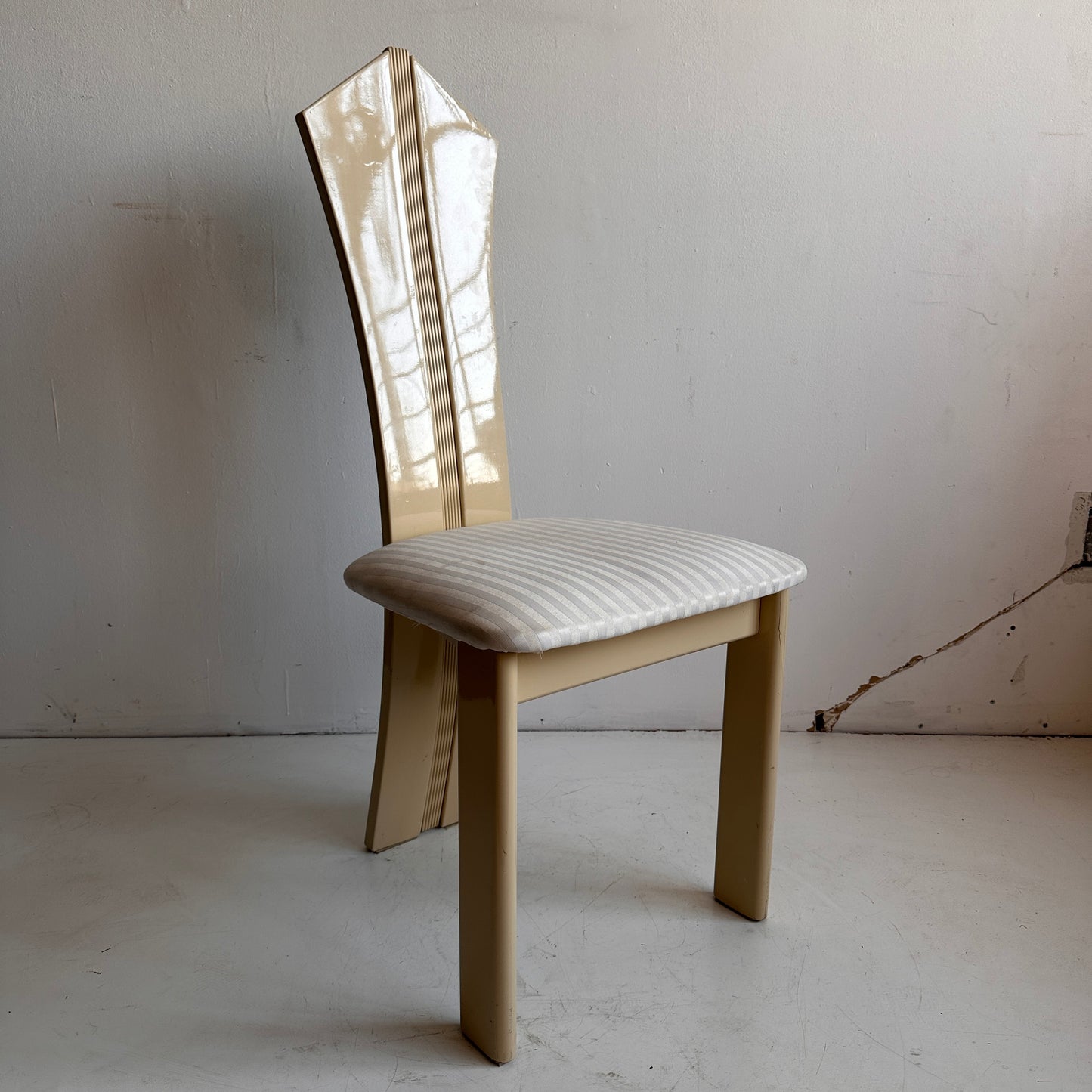 CH016 VRUMPET CHAIRS
