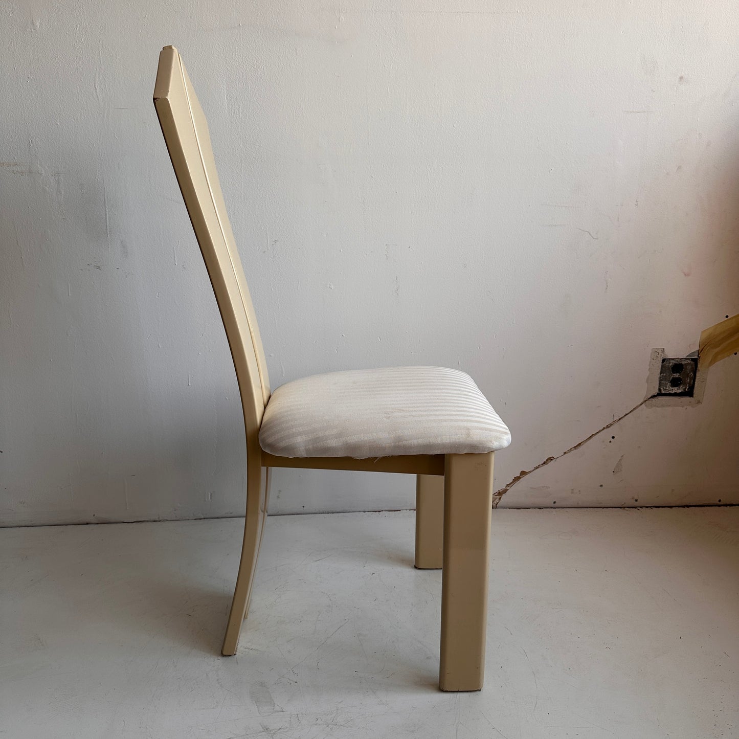 CH016 VRUMPET CHAIRS