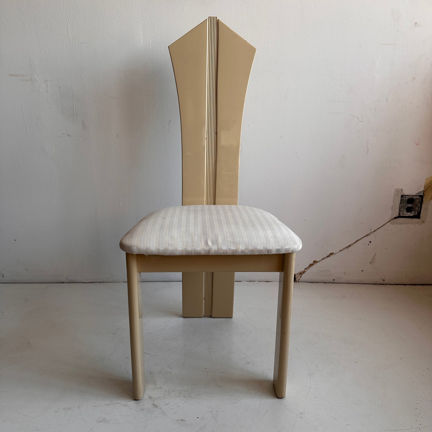 CH016 VRUMPET CHAIRS
