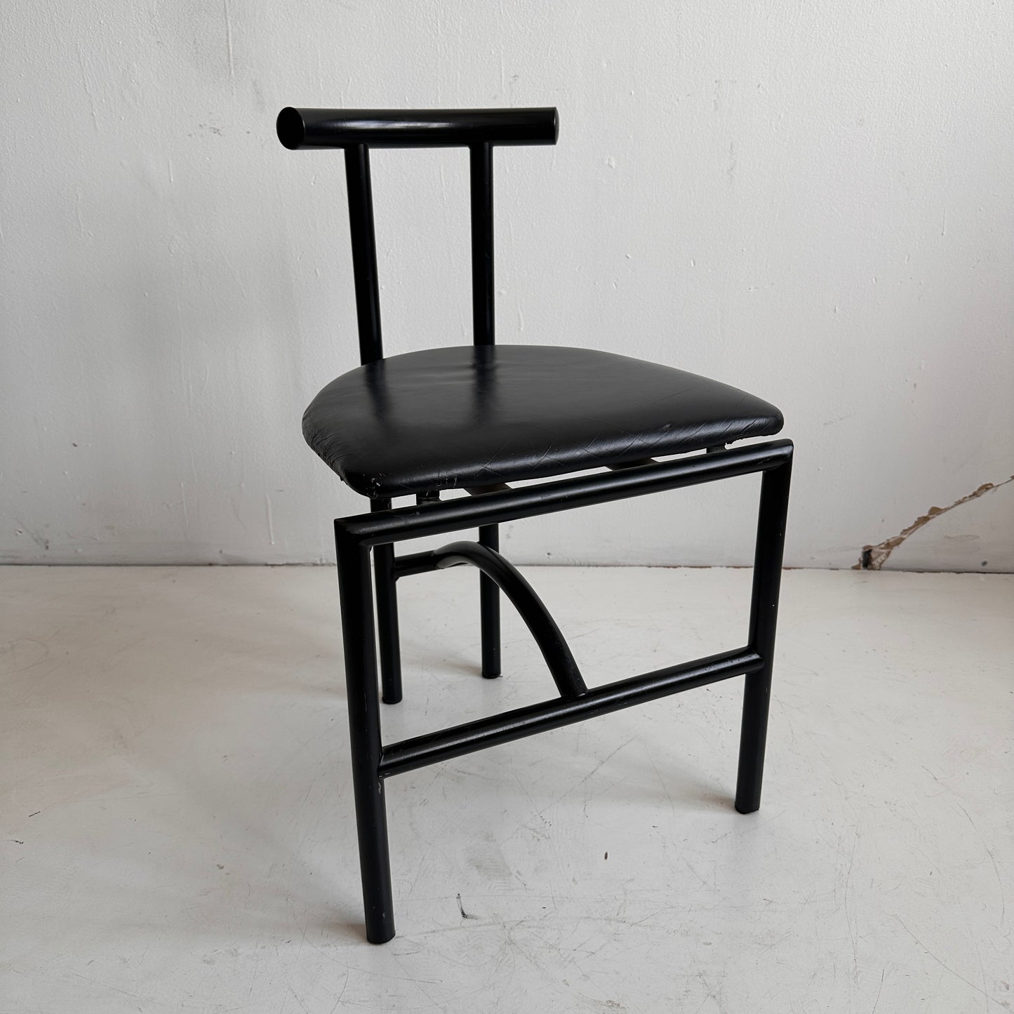 CH025 BLACK TOKYO CHAIRS WITH BLACK VINYL SEATS