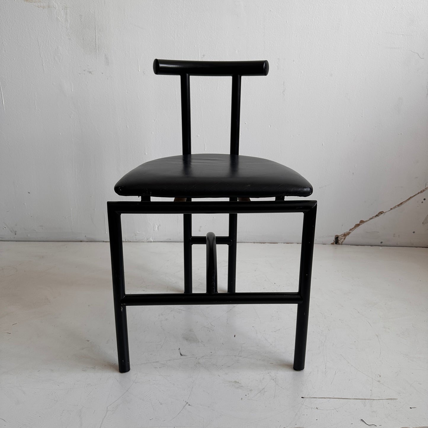 CH025 BLACK TOKYO CHAIRS WITH BLACK VINYL SEATS