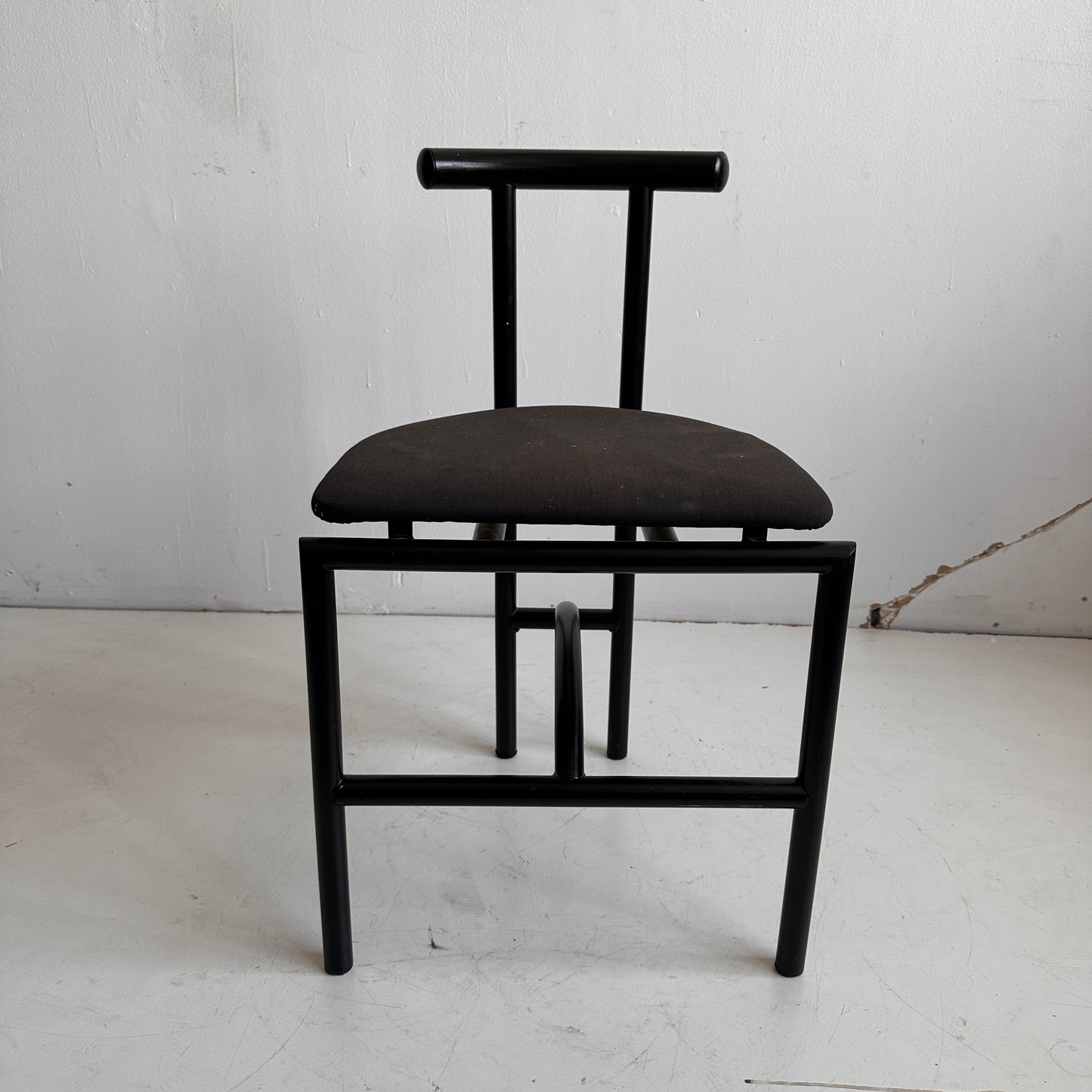 CH026 BLACK TOKYO CHAIRS WITH BLACK LINEN SEATS