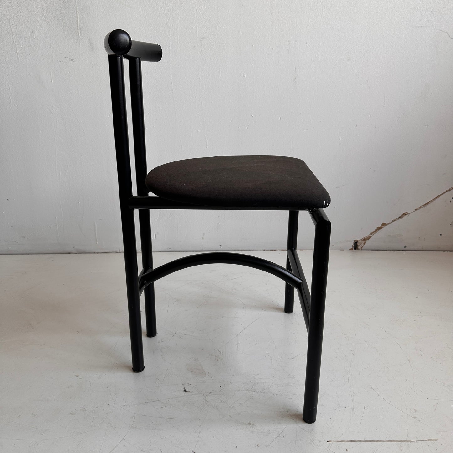 CH026 BLACK TOKYO CHAIRS WITH BLACK LINEN SEATS