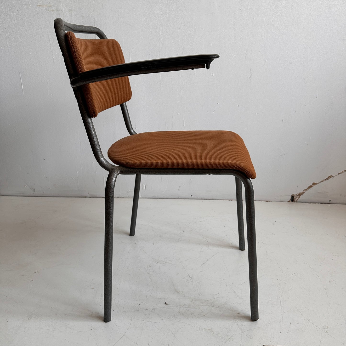 CH036 DUTCH DESIGN SIDE CHAIR WITH CINNAMON UPHOLSTERY