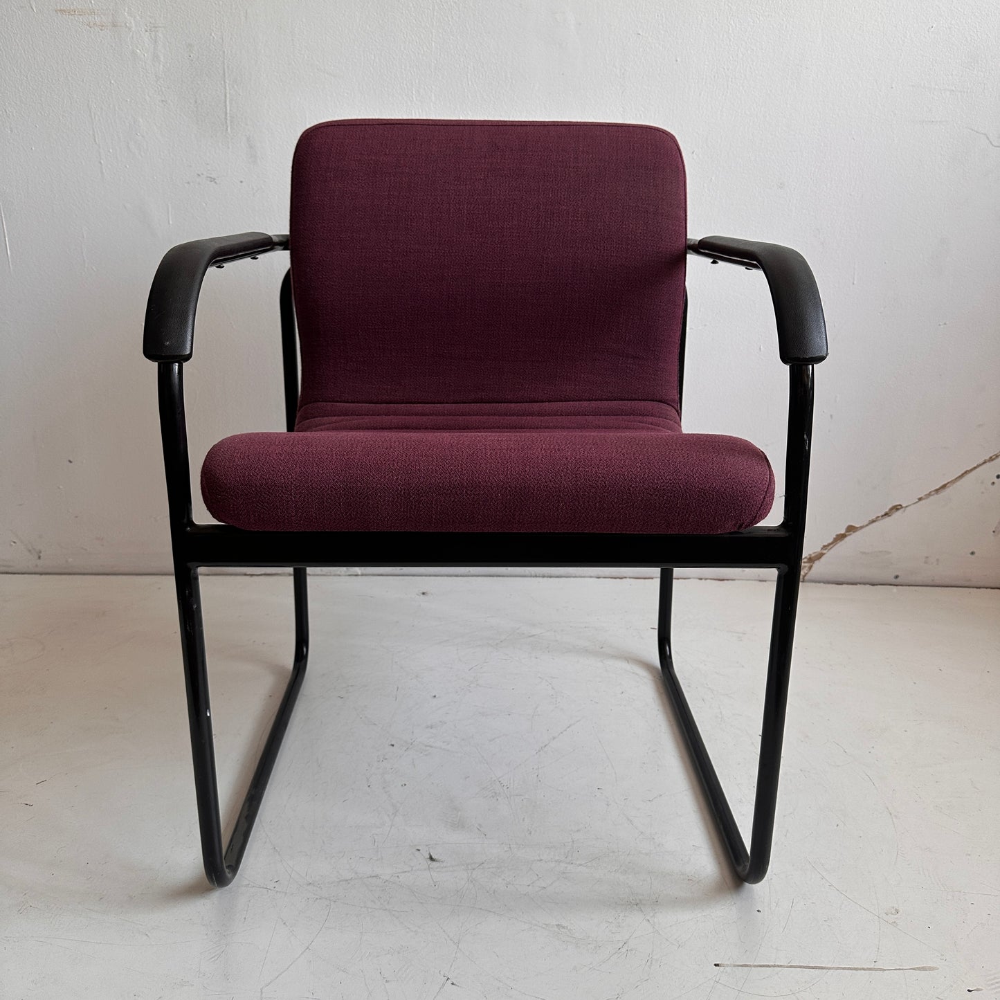 CH040 PURPLE FABRIC & BLACK FRAME OFFICE CHAIR