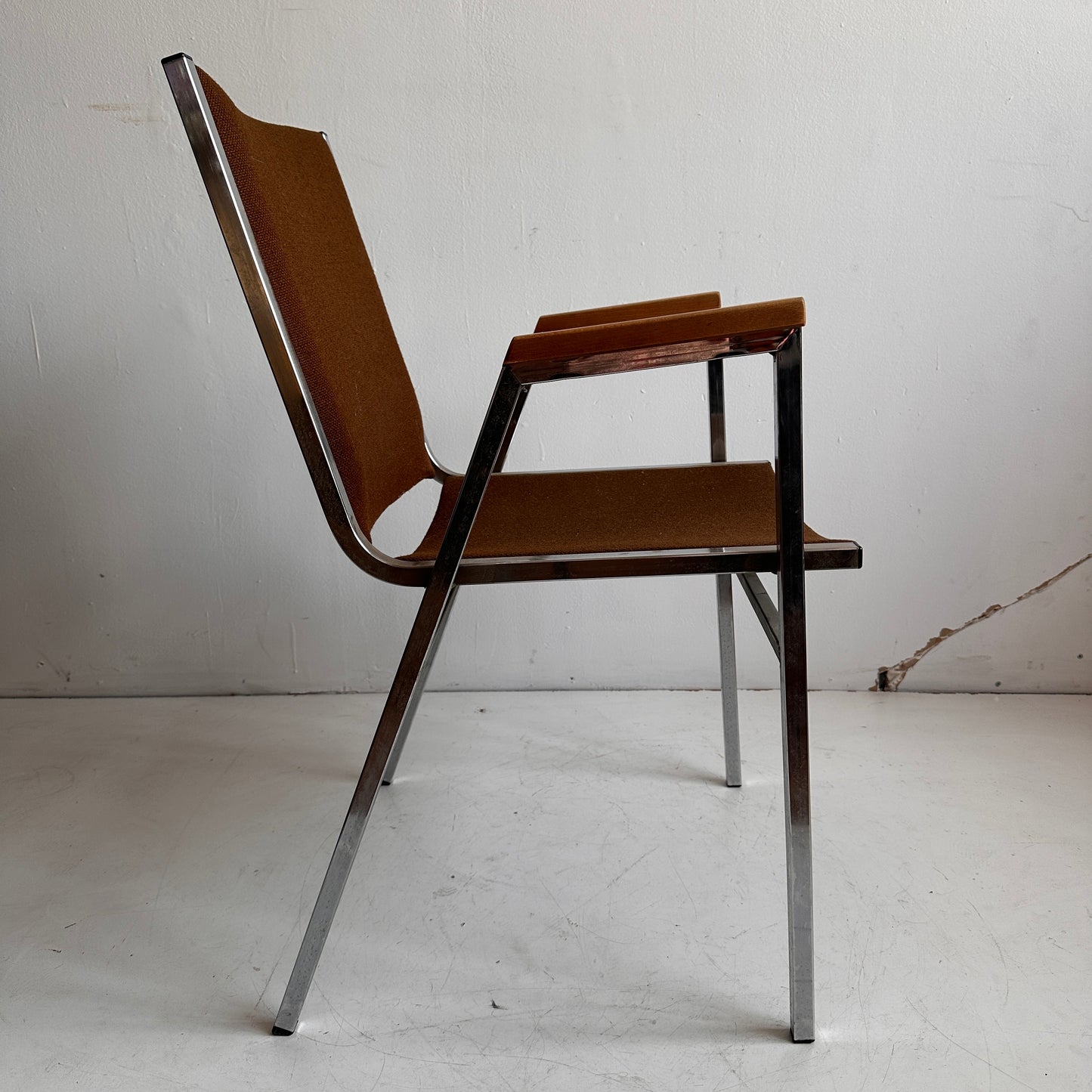 CH043 BROWN AND CHROME OFFICE CHAIR