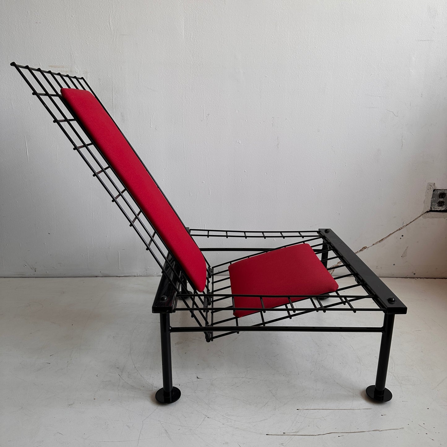 CH049 POSTMODERN GRID CHAIR WITH RED UPHOLSTERY