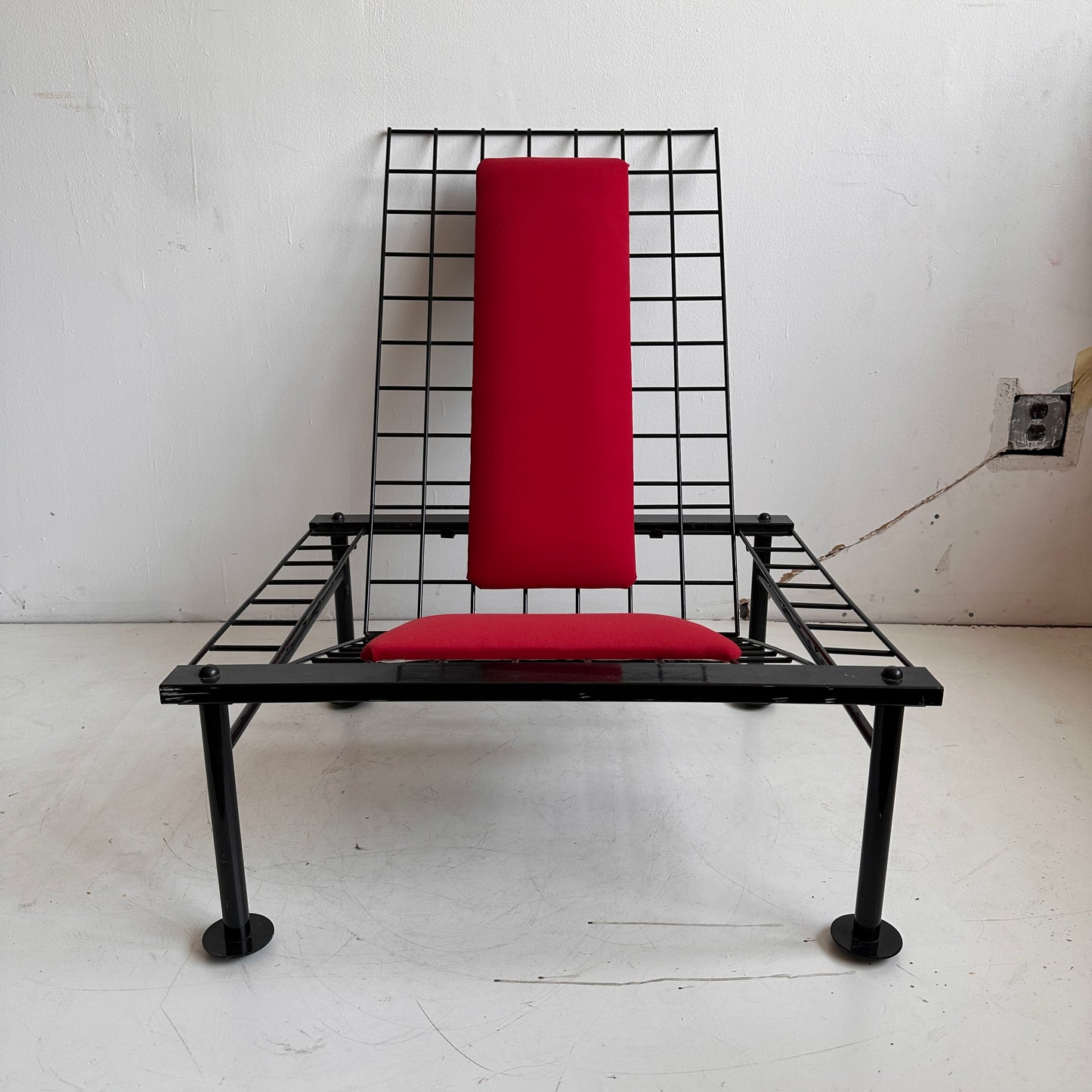 CH049 POSTMODERN GRID CHAIR WITH RED UPHOLSTERY