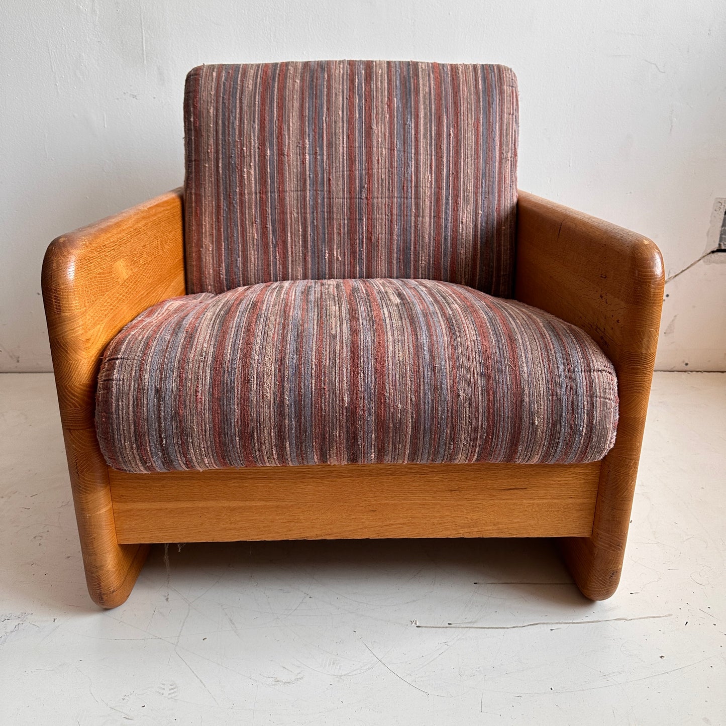 CH051 CHUNKY OAK CHAIR WITH STRIPED UPHOLSTERY