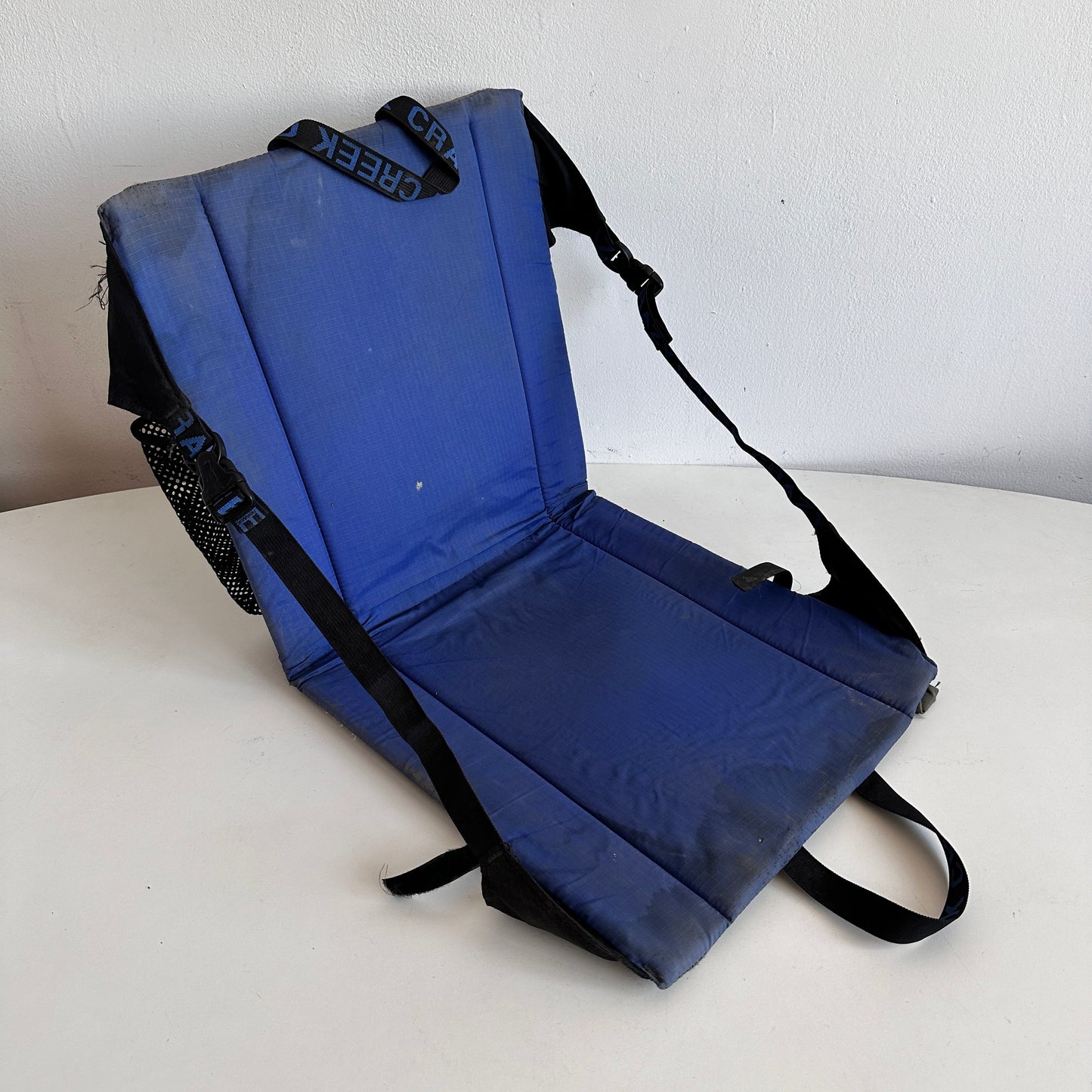 CH057 BLUE & GREY CRAZY CREEK CAMPING CHAIR