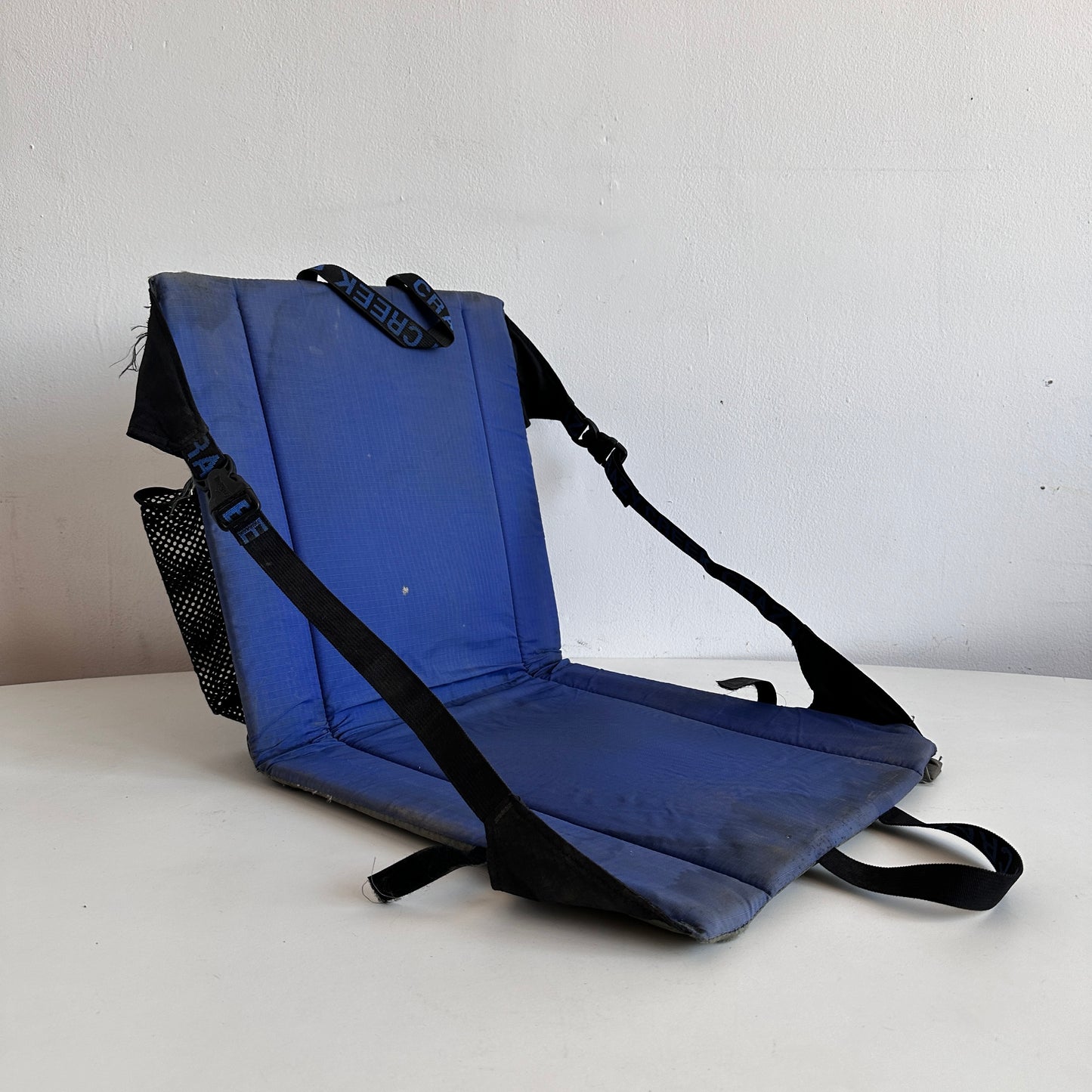 CH057 BLUE & GREY CRAZY CREEK CAMPING CHAIR