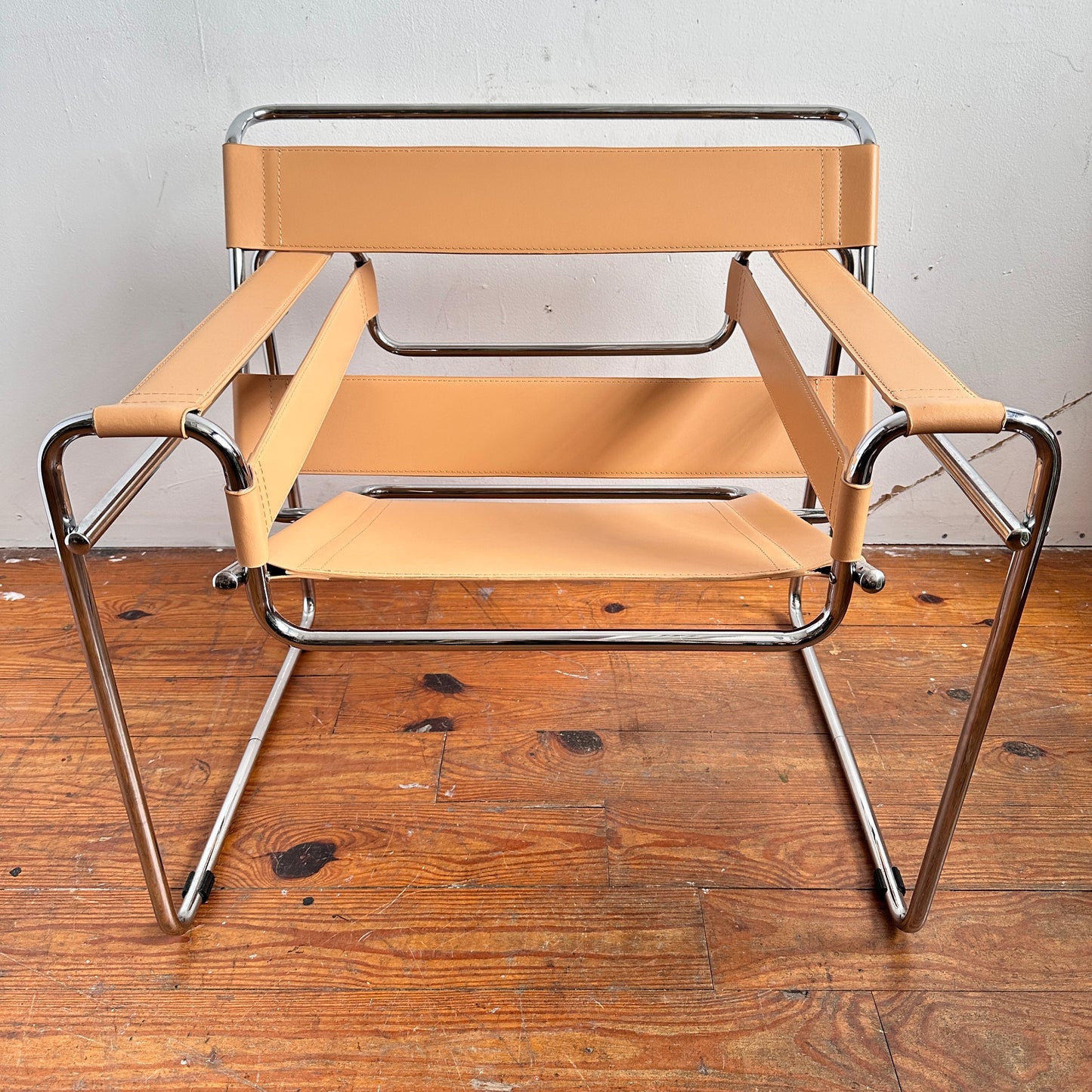 CH062 WASSILY CHAIR WITH TAN STRAPS