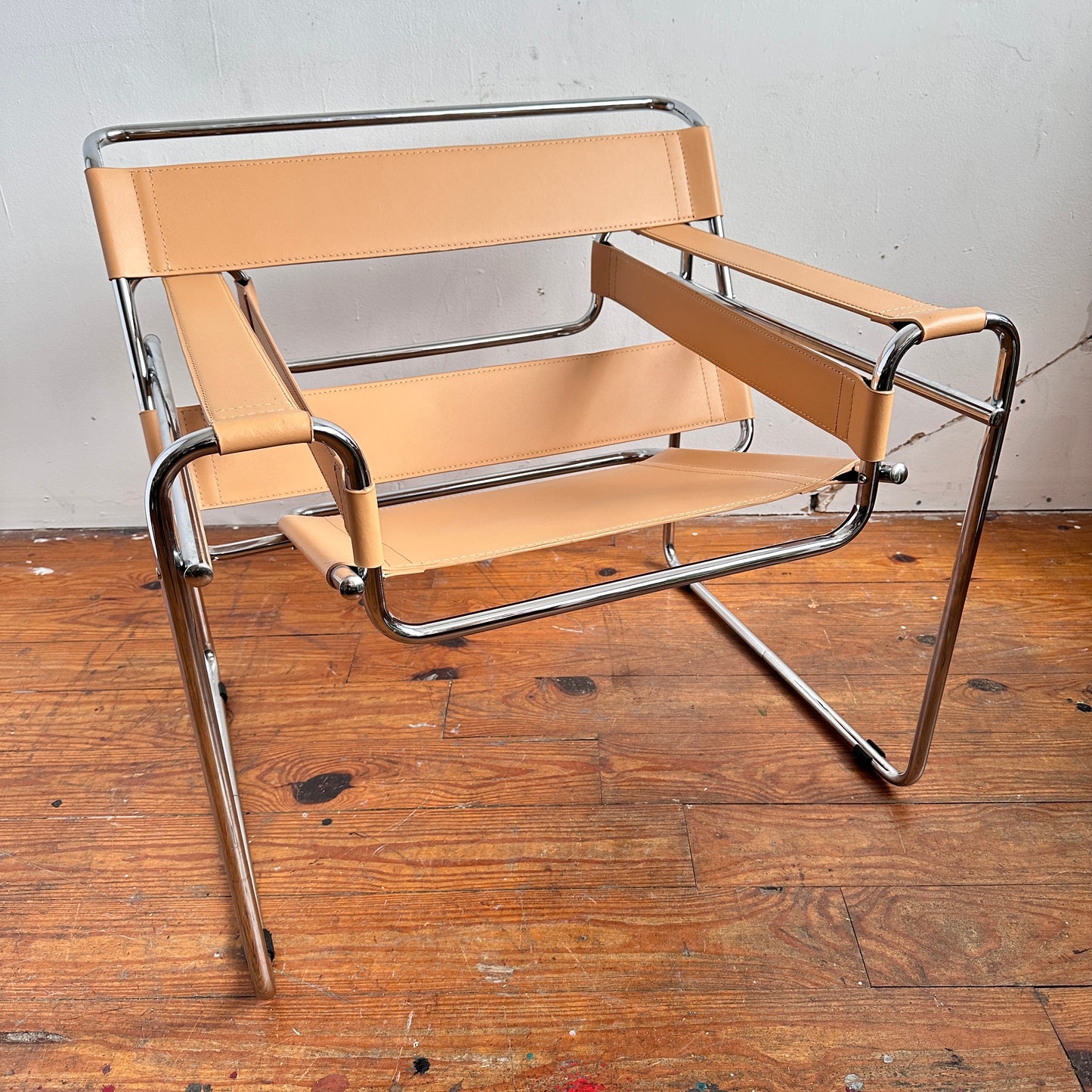 CH062 WASSILY CHAIR WITH TAN STRAPS