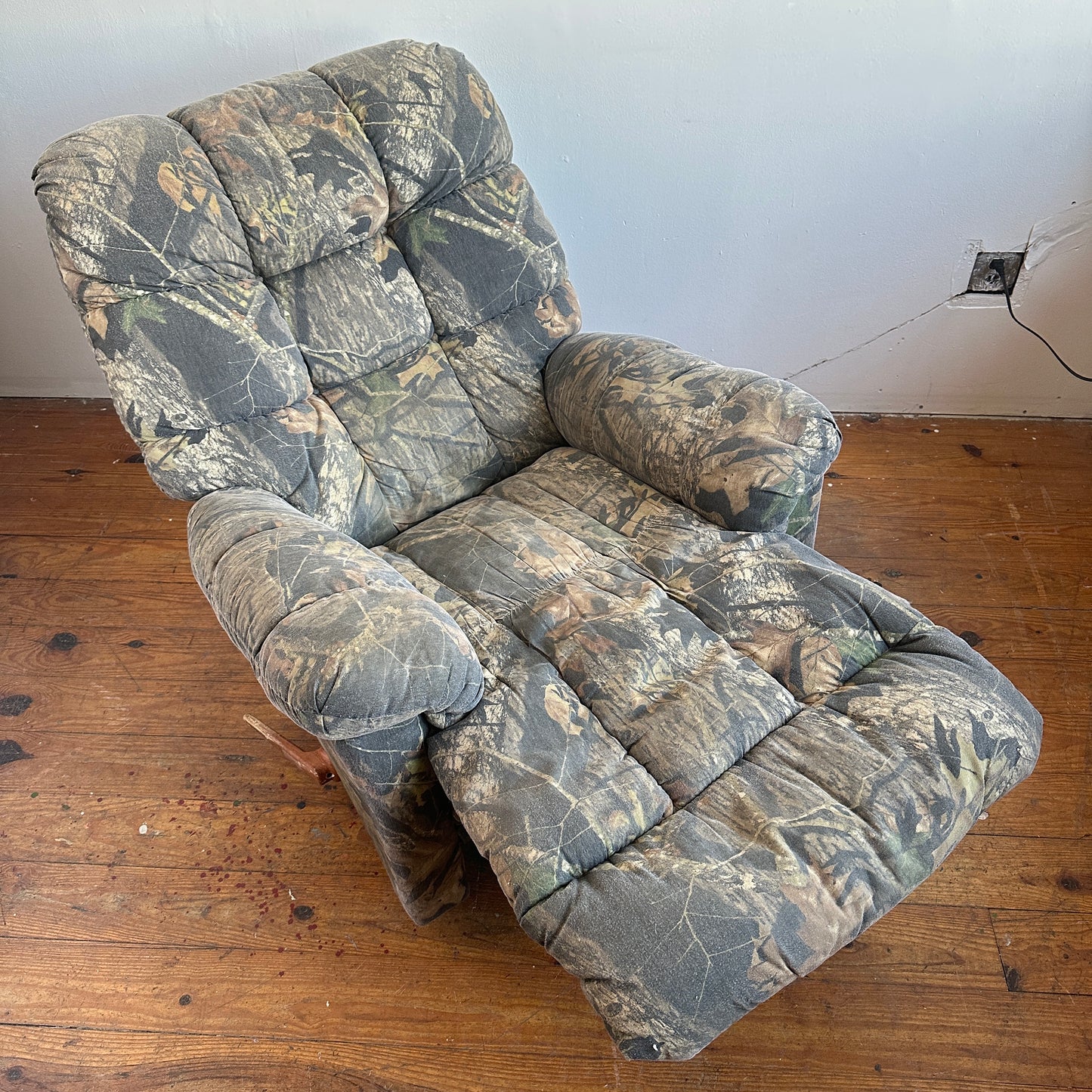 CH070 REAL TREE CAMO RECLINER