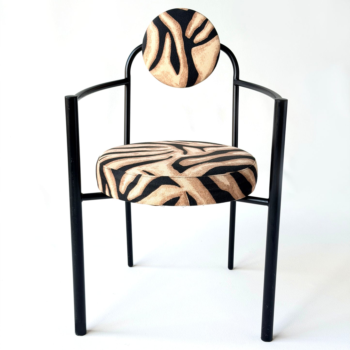 CH072 ZEBRA ROUND BACK ARM CHAIR