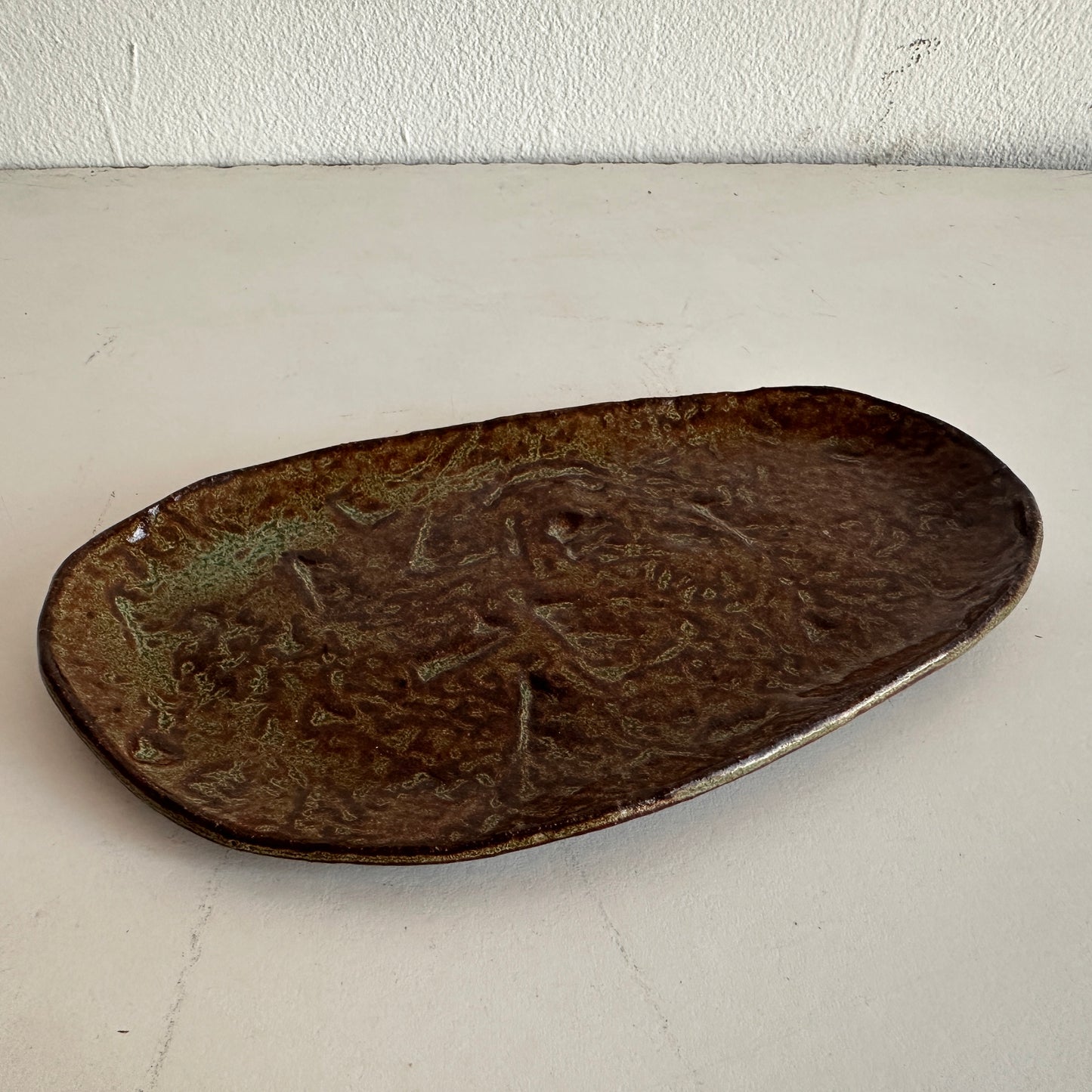 CT004 BROWN TEXTURED CERAMIC CATCHALL TRAY