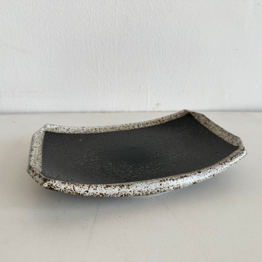 CT017 BLACK & WHITE SPECKLED TRAY